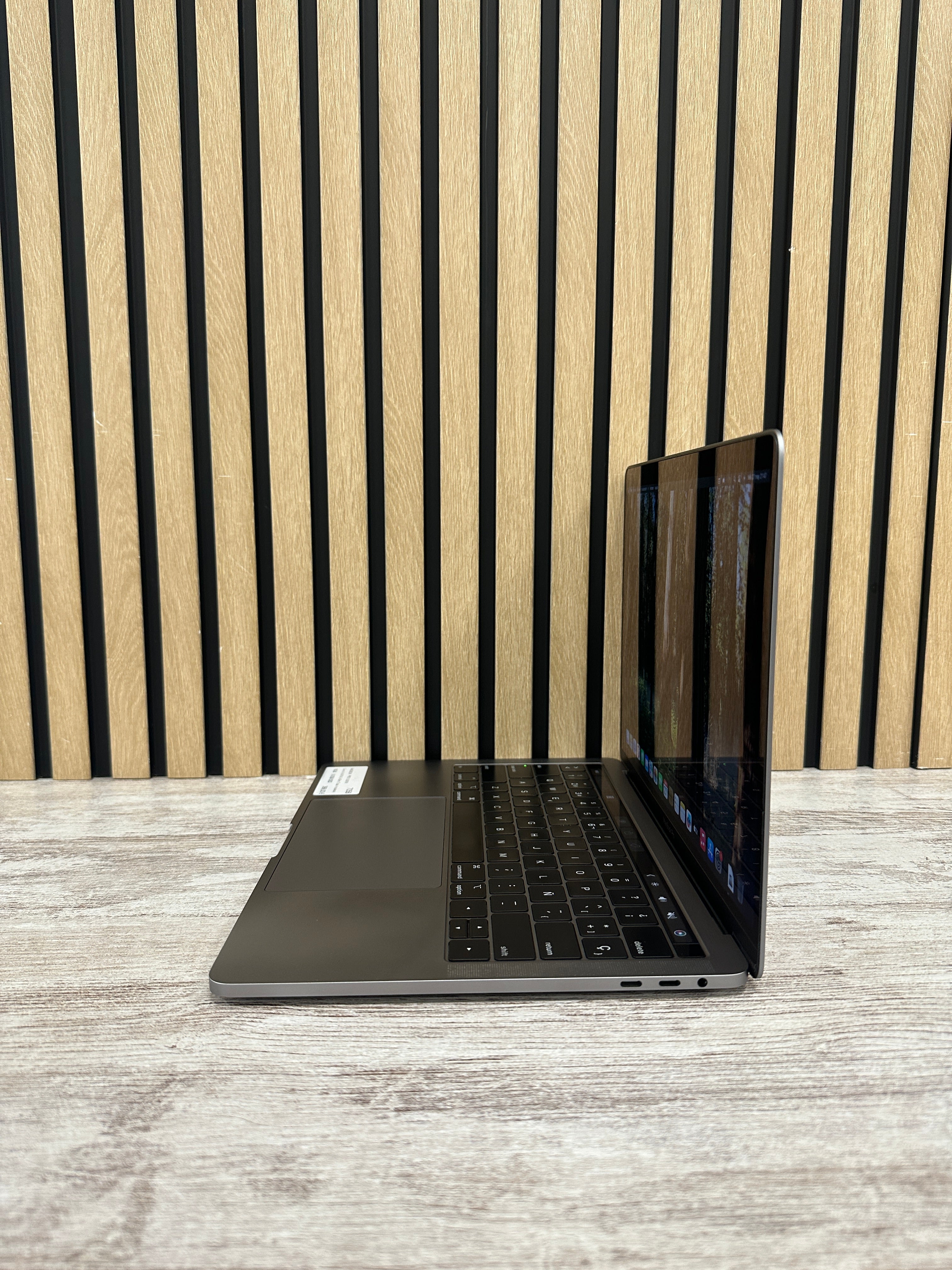MacBook Pro 13" 2019 i5 16GB 512GB SSD