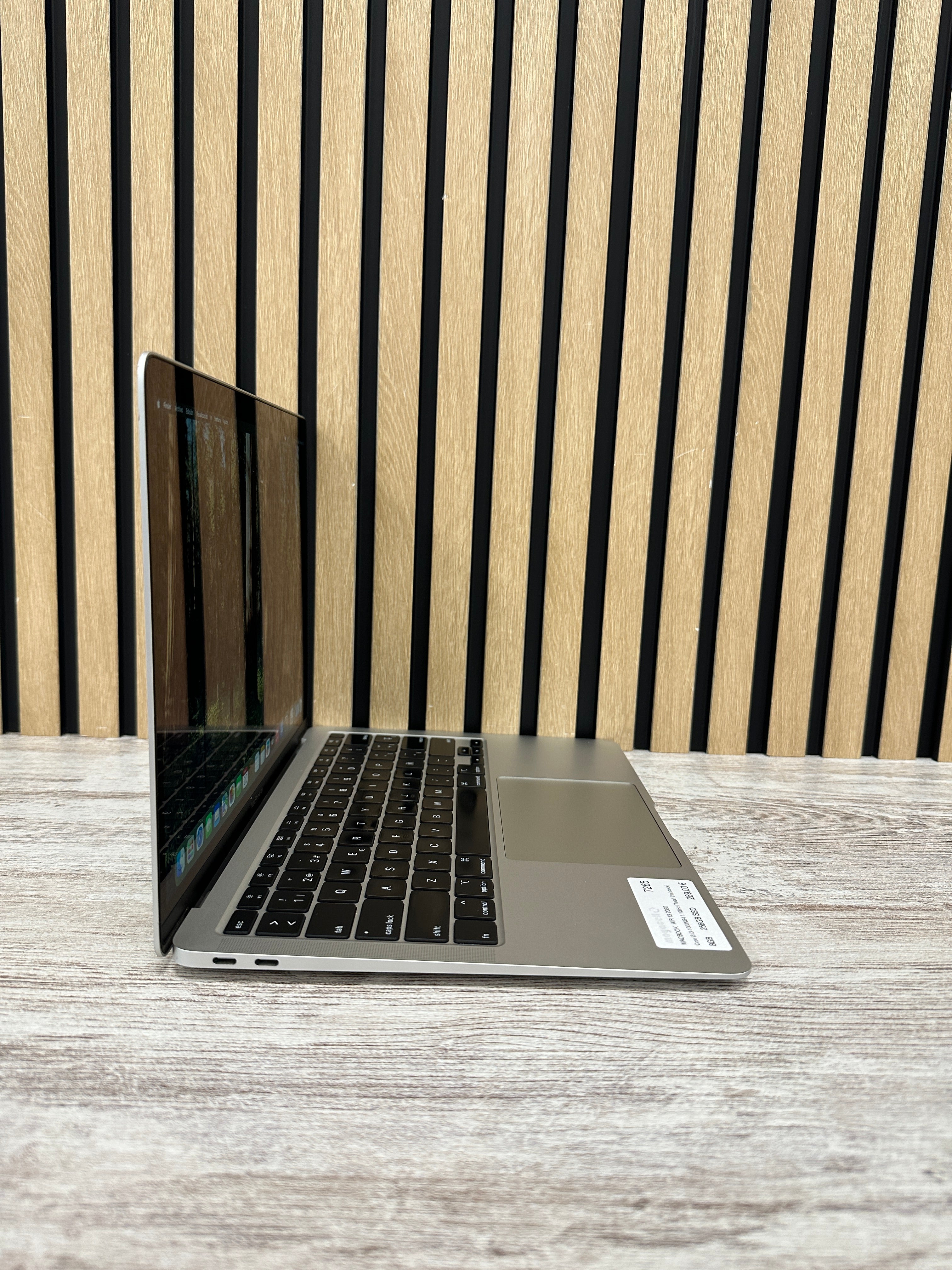 AIR 13 2020 Core i3 i3-1000NG4 1.1GHz (Total: 2 núcleos) 8GB 256GB SSD