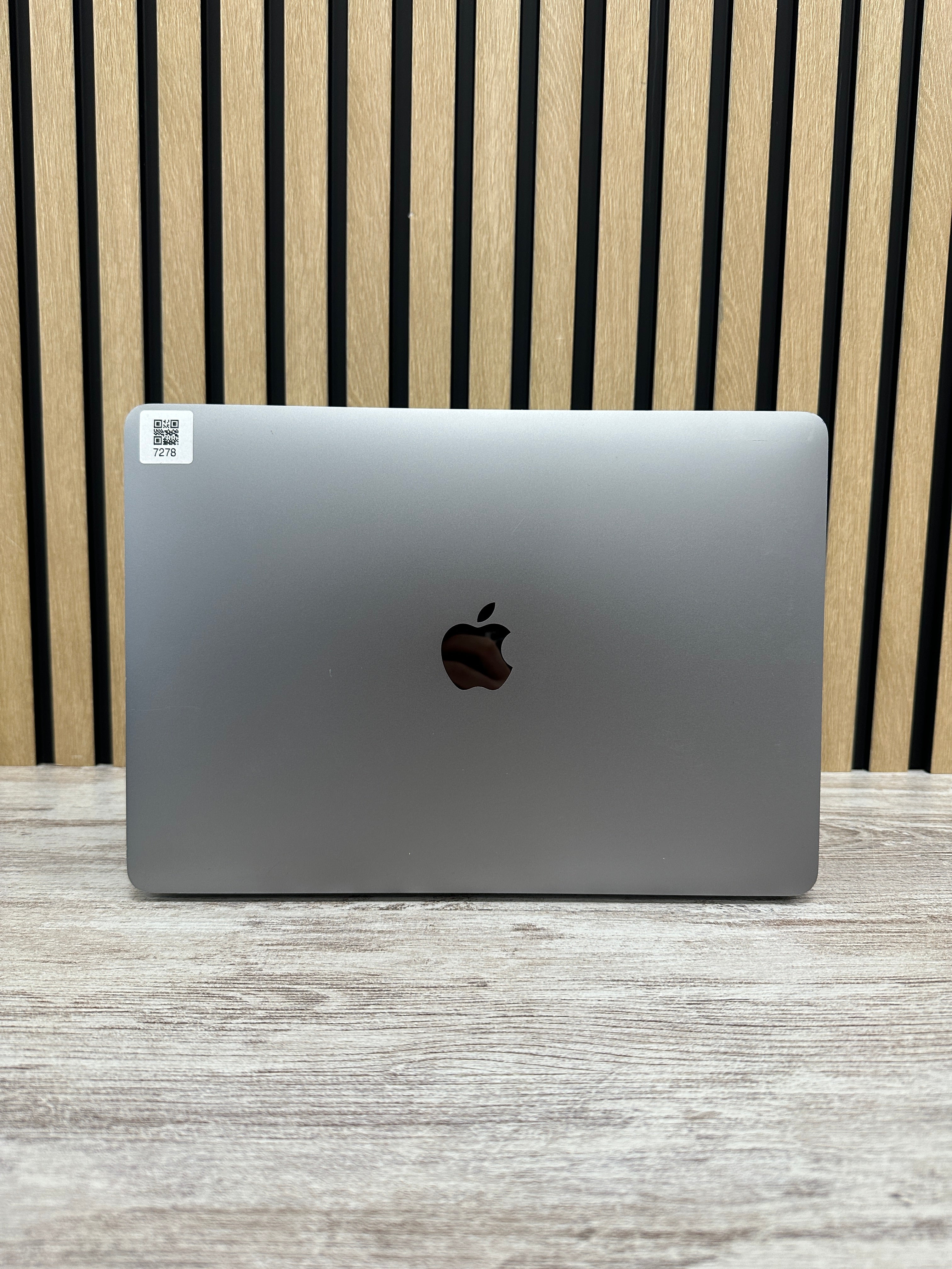 PRO 13 2018 Core i5 i5-8259U 2.3GHz (Total: 4 núcleos) 8GB 256GB SSD