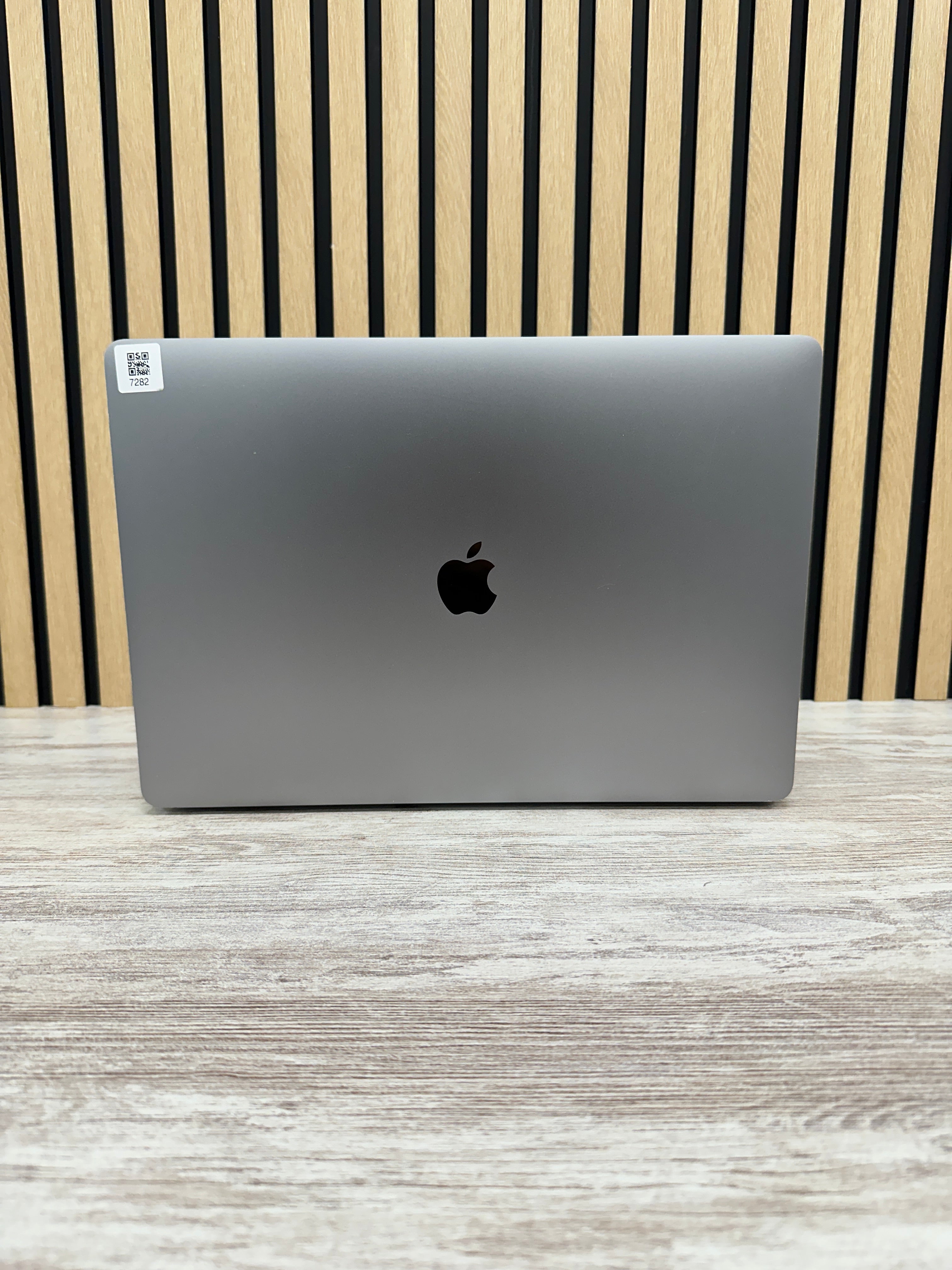 PRO 16 2019 Core i7 i7-9750H 2.6GHz (Total: 6 núcleos) 32GB 500GB SSD