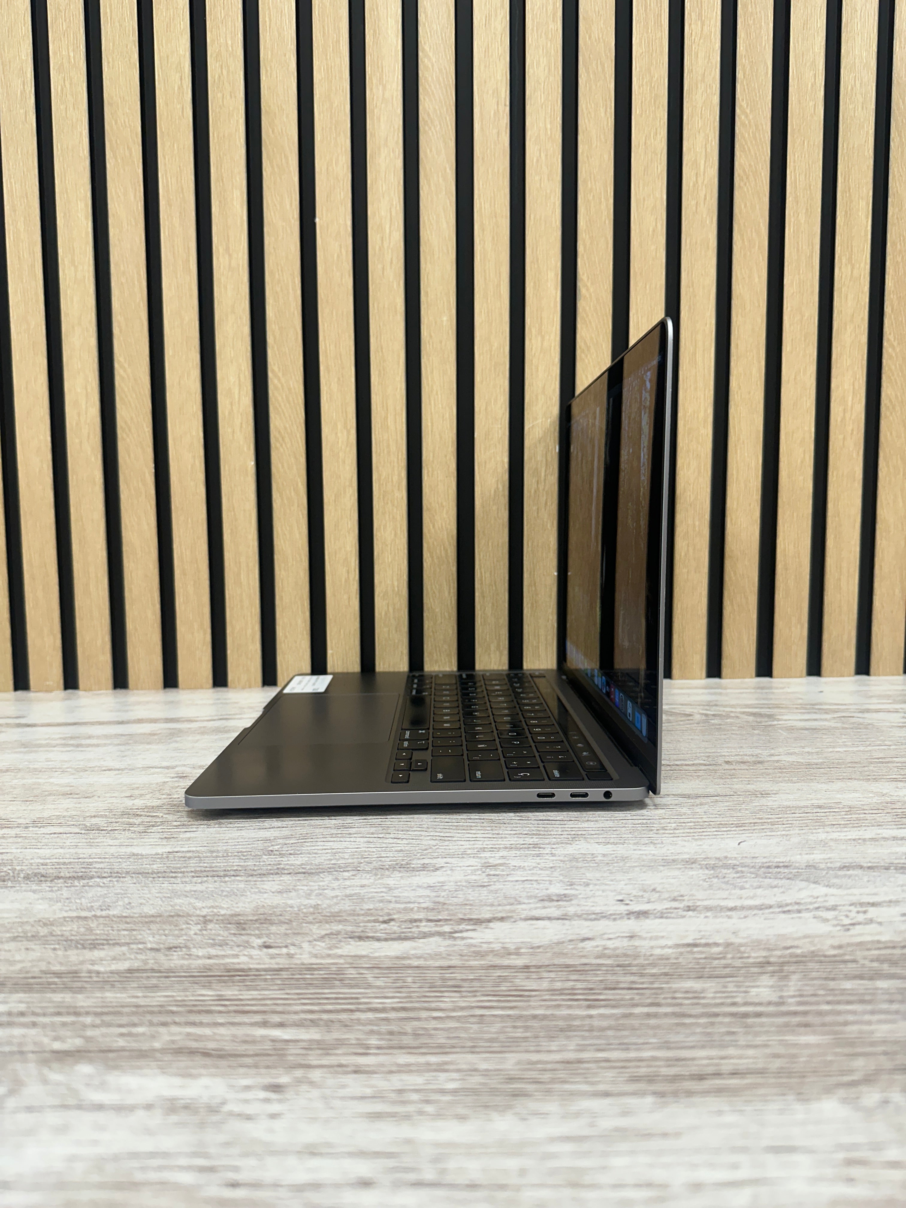 PRO 13 2020 TB Core i5 i5-1038NG7 2.0GHz (Total: 4 núcleos) 16GB 500GB SSD