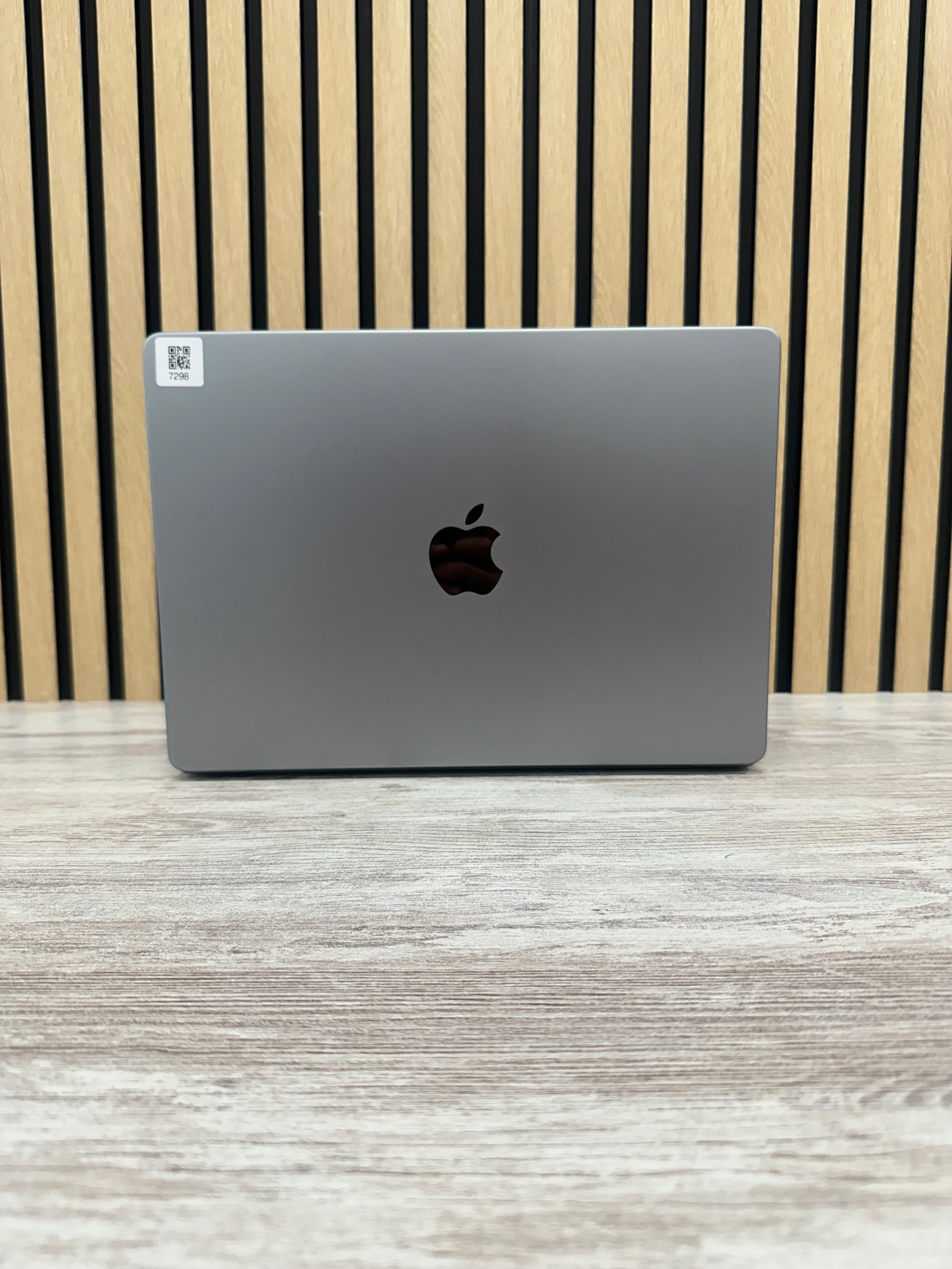 PRO 14 2021 M1 M1 Pro 3.2GHz (Total: 10 núcleos) 16GB 1TB SSD