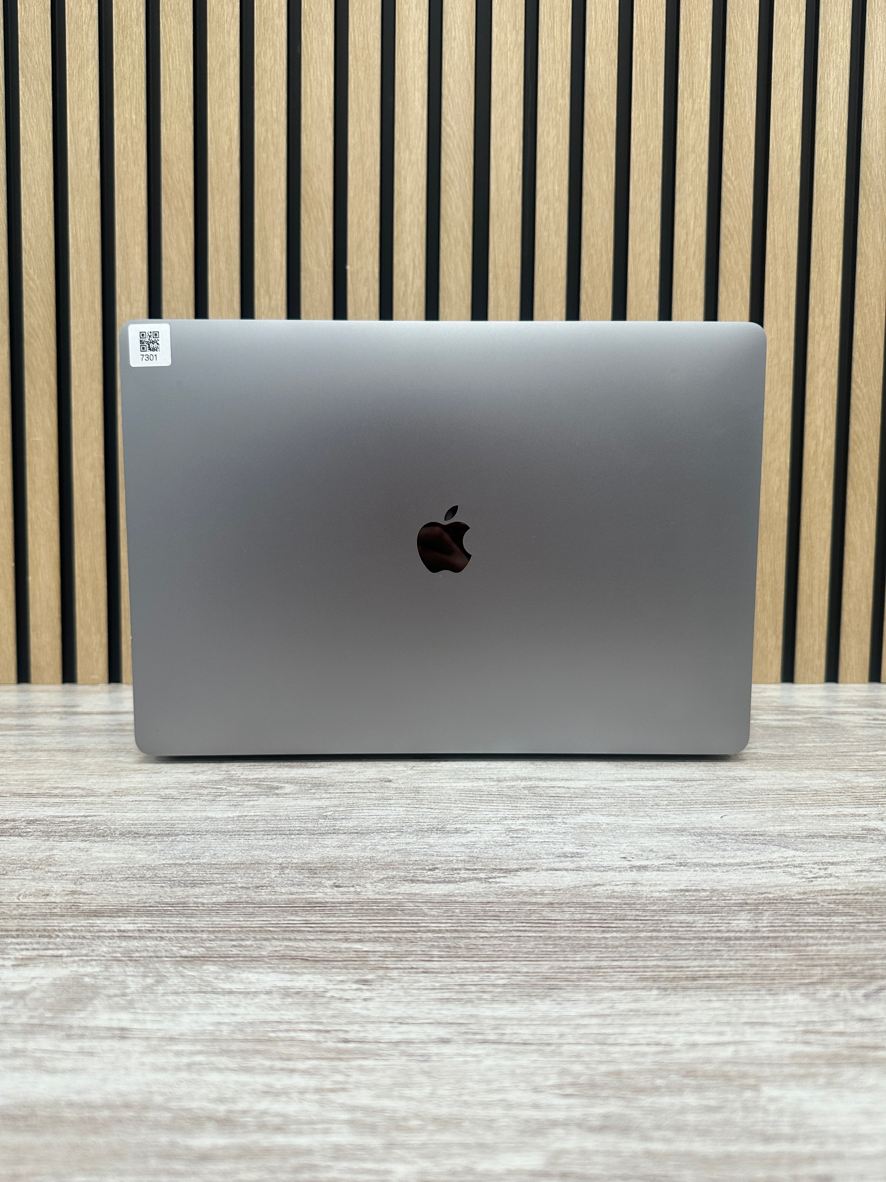 PRO 16 2019 Core i7 i7-9750H 2.6GHz (Total: 6 núcleos) 16GB 500GB SSD