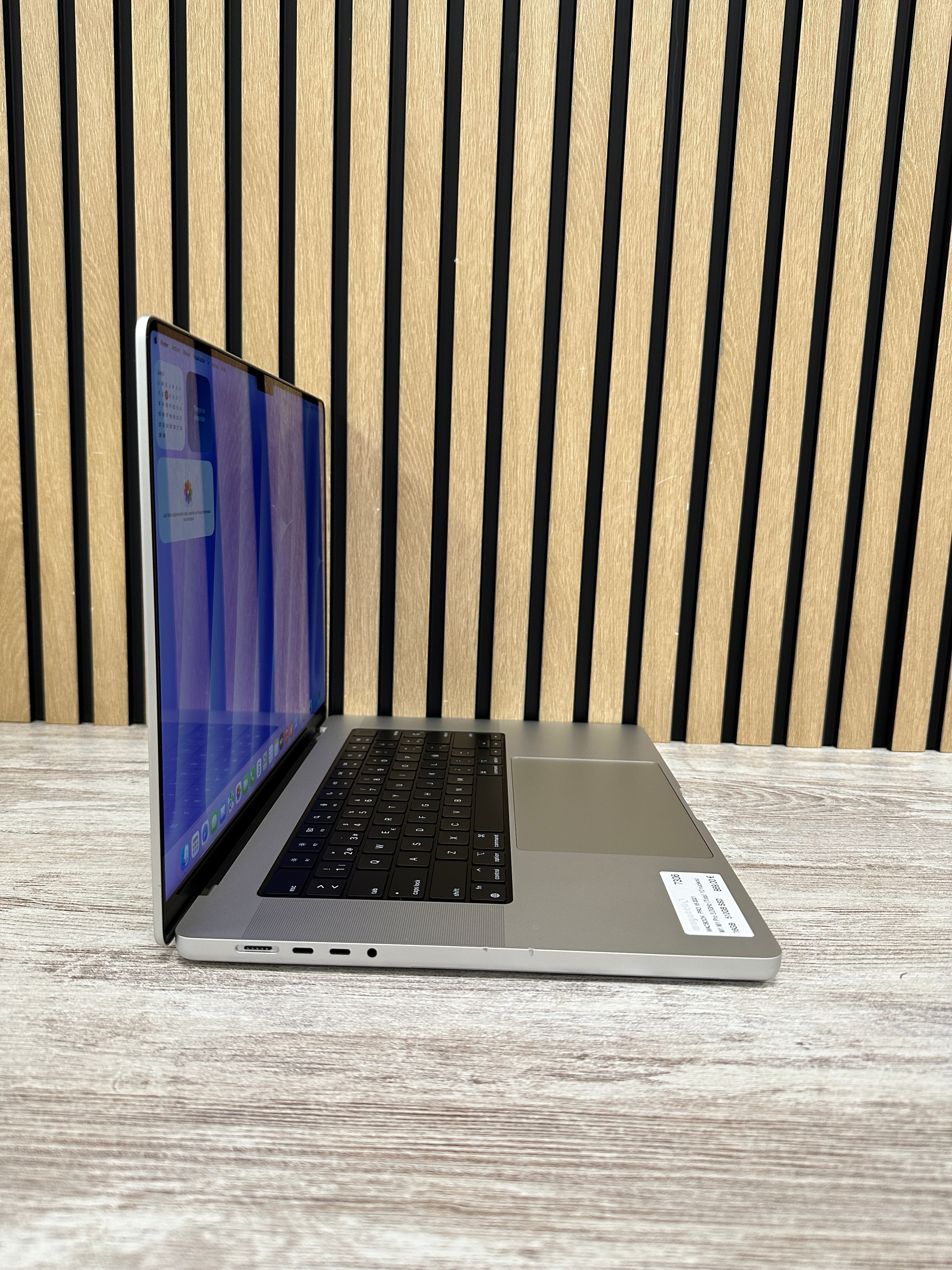 PRO 16 2021 M1 M1 Pro 3.2GHz (Total: 10 núcleos) 16GB 512GB SSD