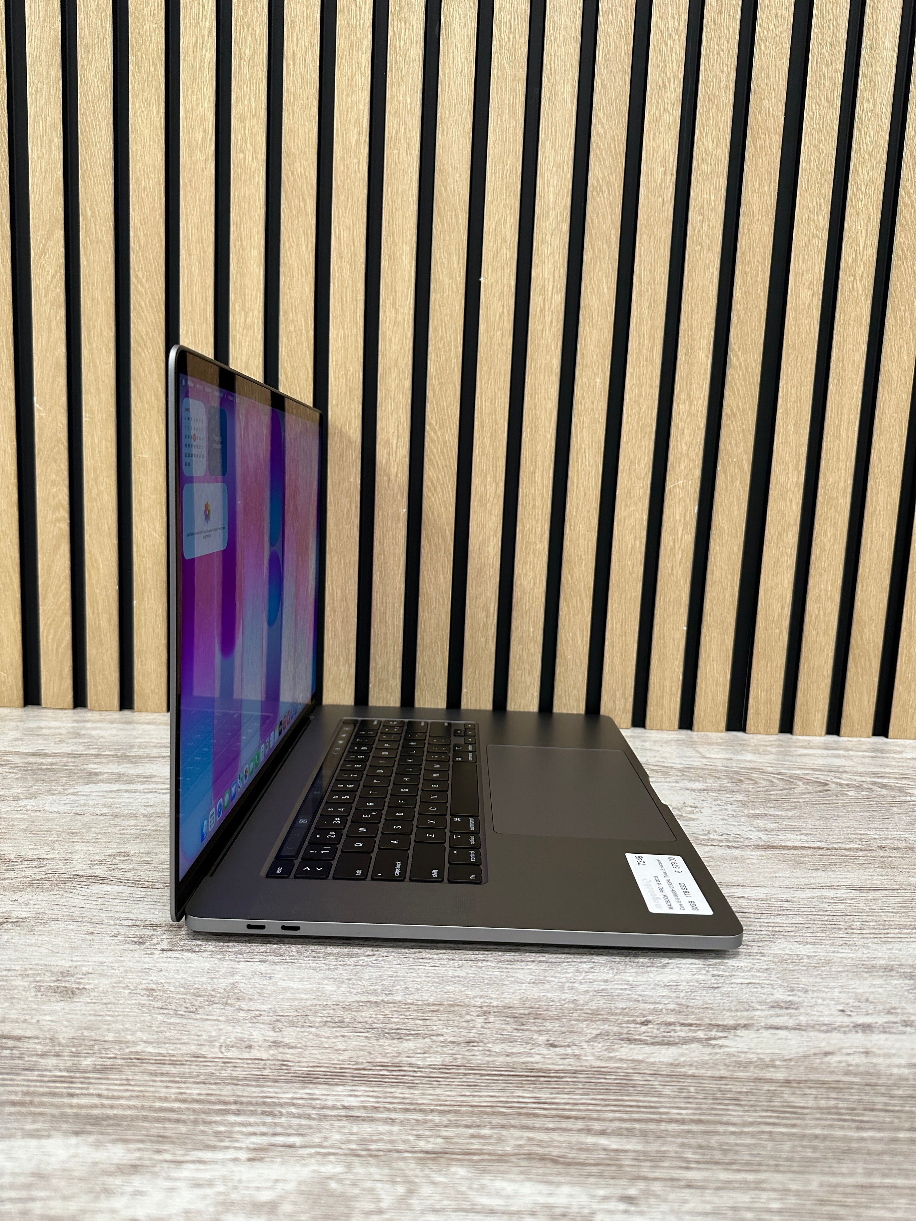 PRO 16 2019 Core i9 i9-9880H 2.3GHz (Total: 8 núcleos) 32GB 1TB SSD