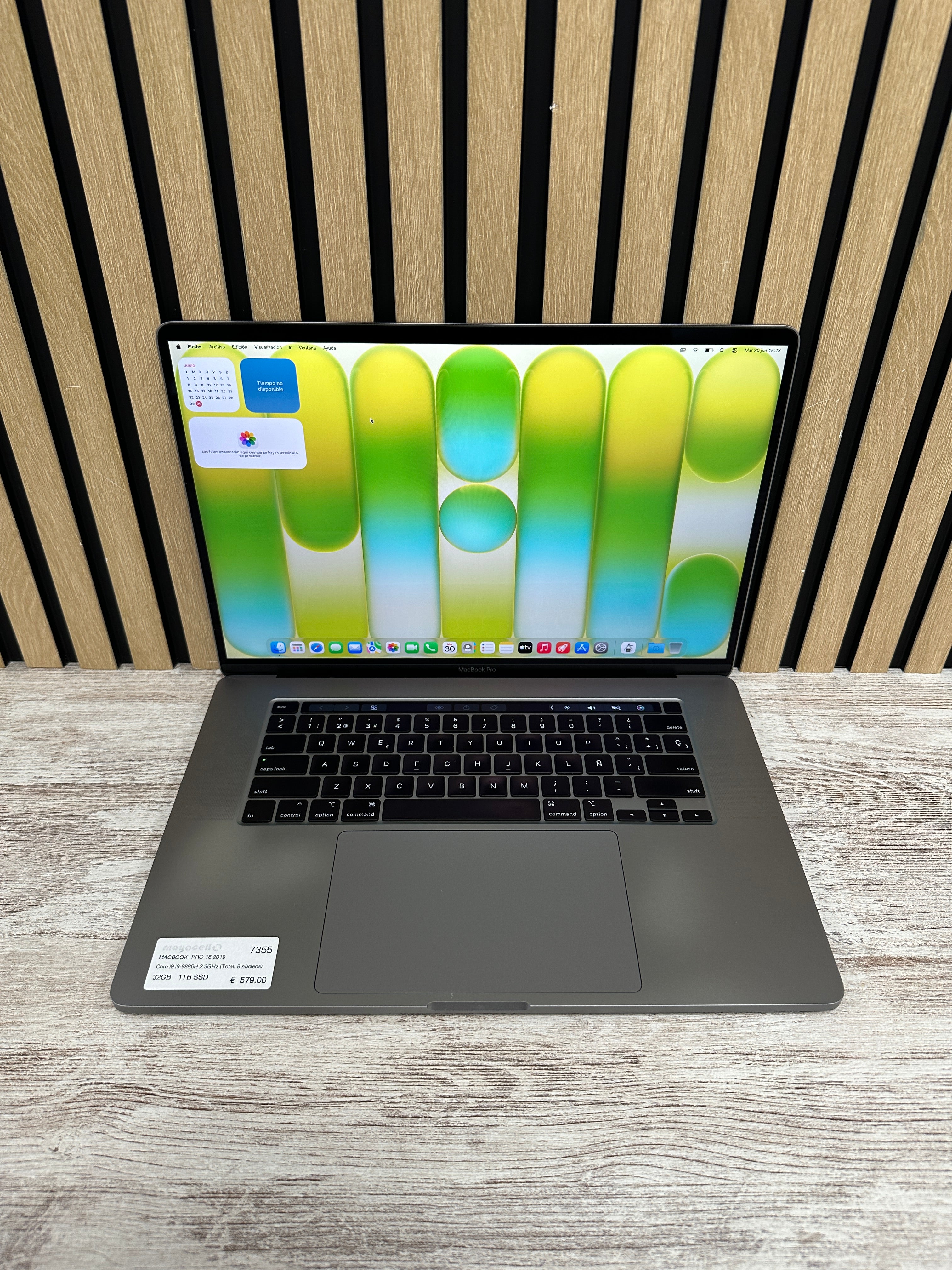 PRO 16 2019 Core i9 i9-9880H 2.3GHz (Total: 8 núcleos) 32GB 1TB SSD