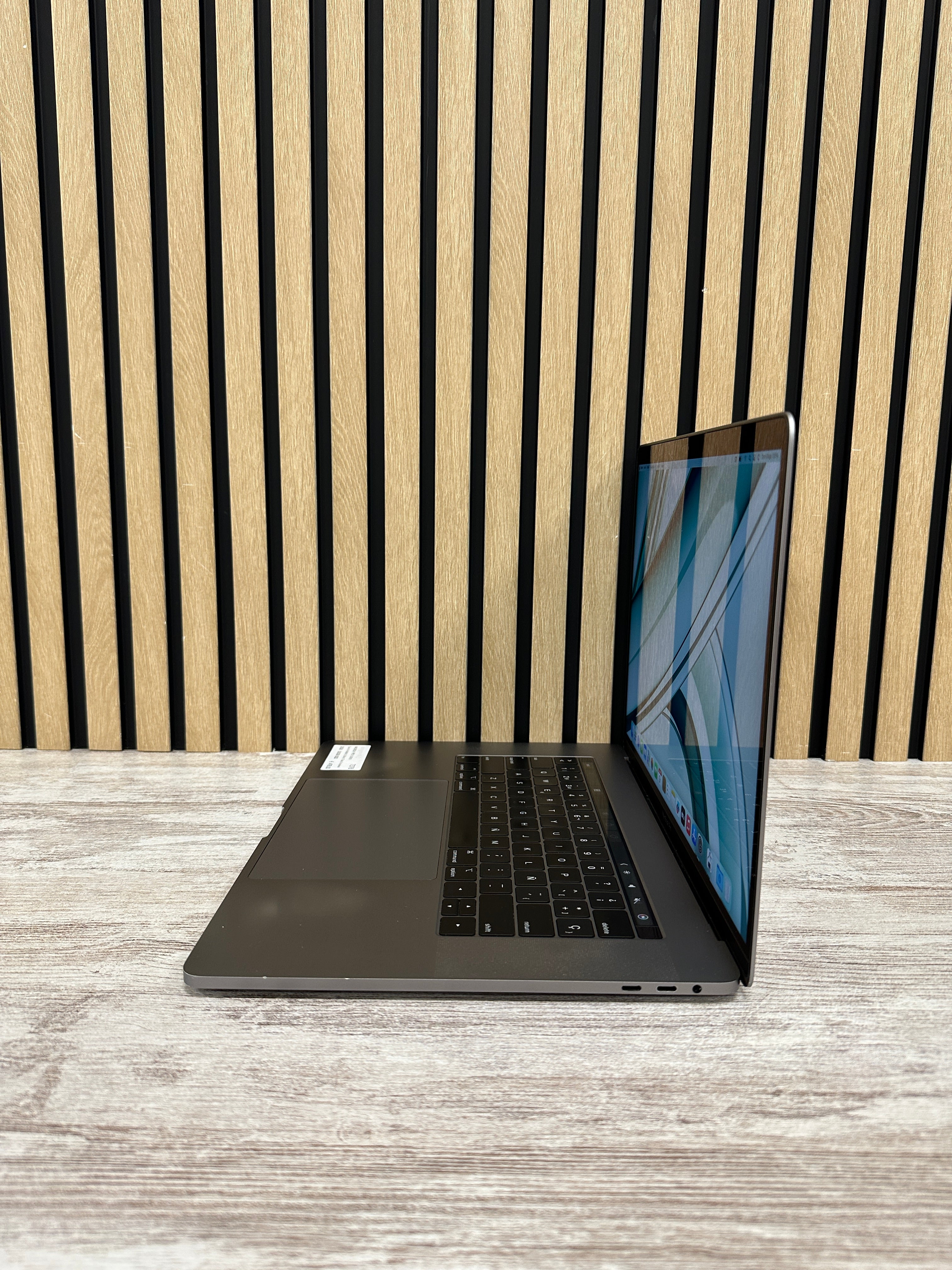 MacBook Pro 15" 2019 i9 32GB 500GB SSD - Moyacell