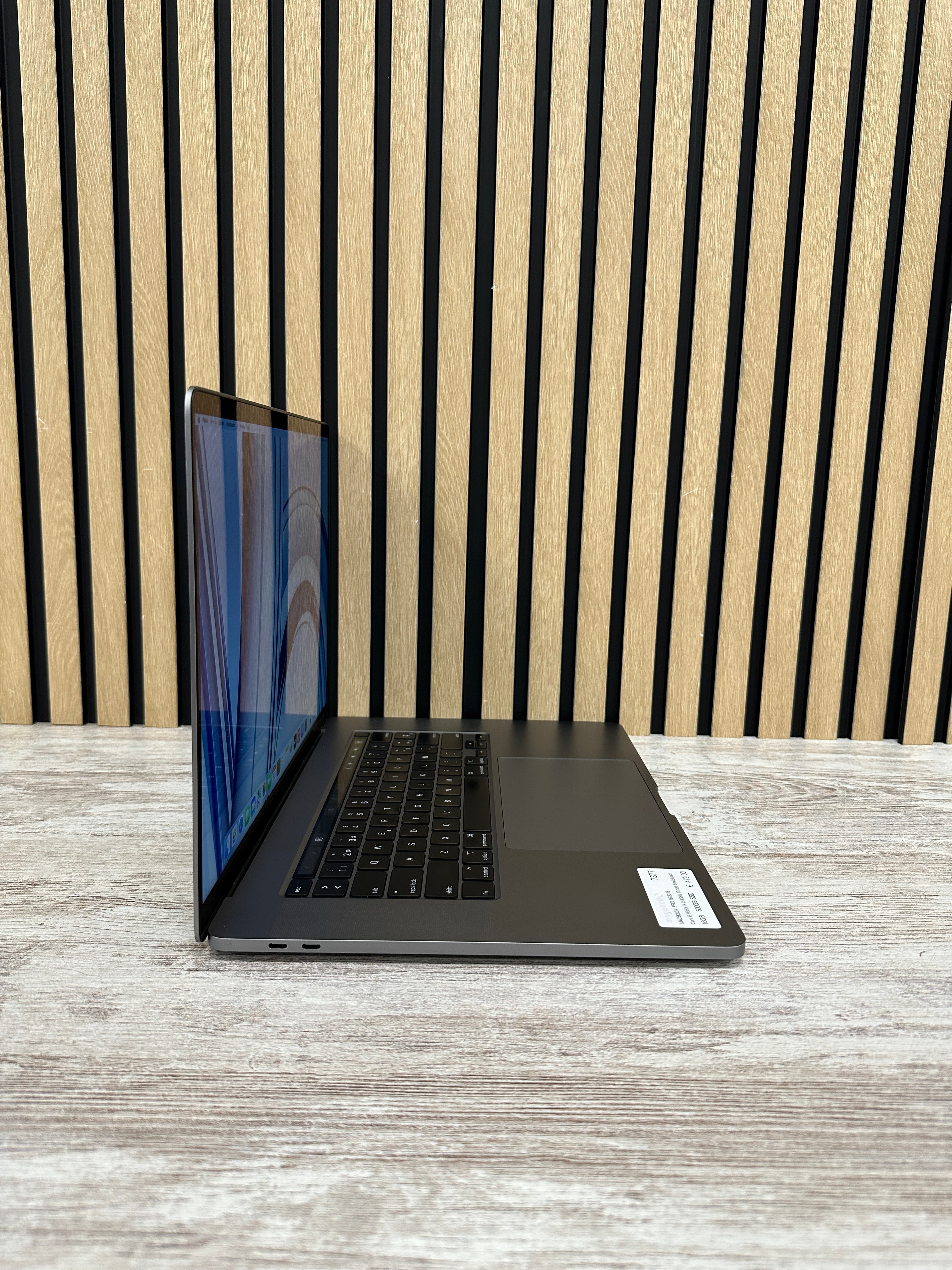 PRO 16 2019 Core i9 9980HK 2.4GHz (Total: 8 núcleos) 16GB 500GB SSD