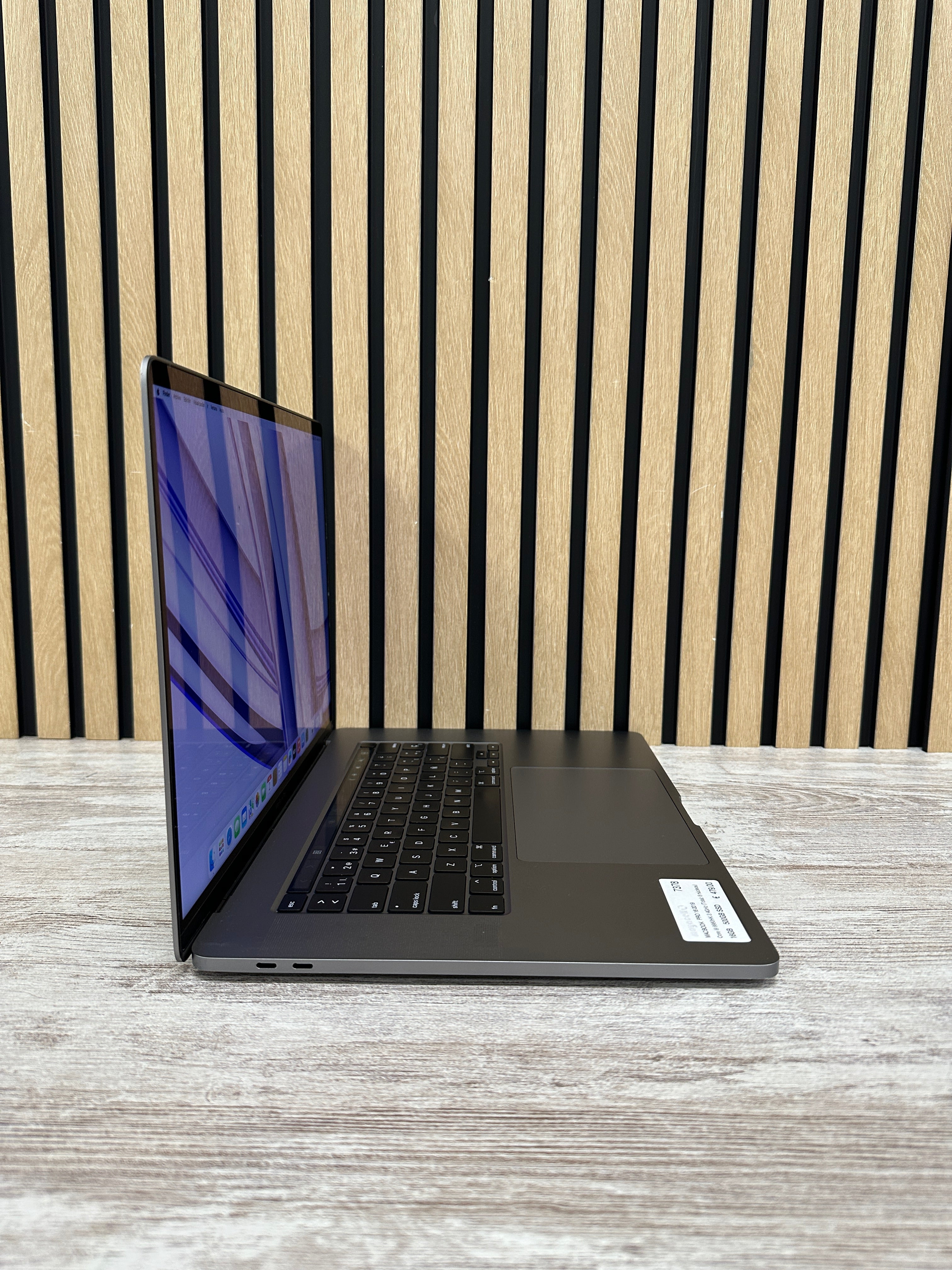 PRO 16 2019 Core i9 9980HK 2.4GHz (Total: 8 núcleos) 16GB 500GB SSD