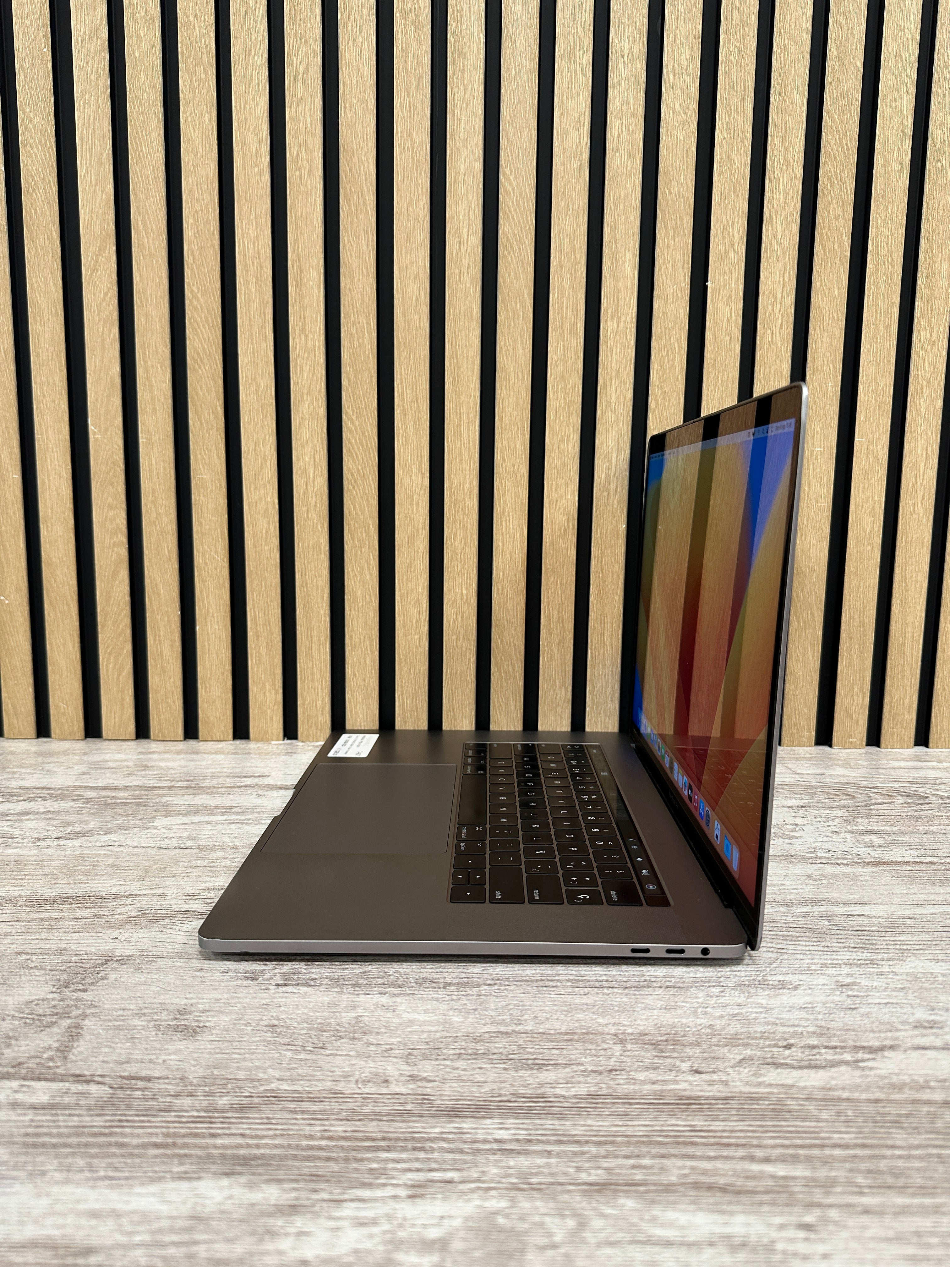 MacBook Pro 15" 2017 i7 16GB 500GB SSD - Moyacell