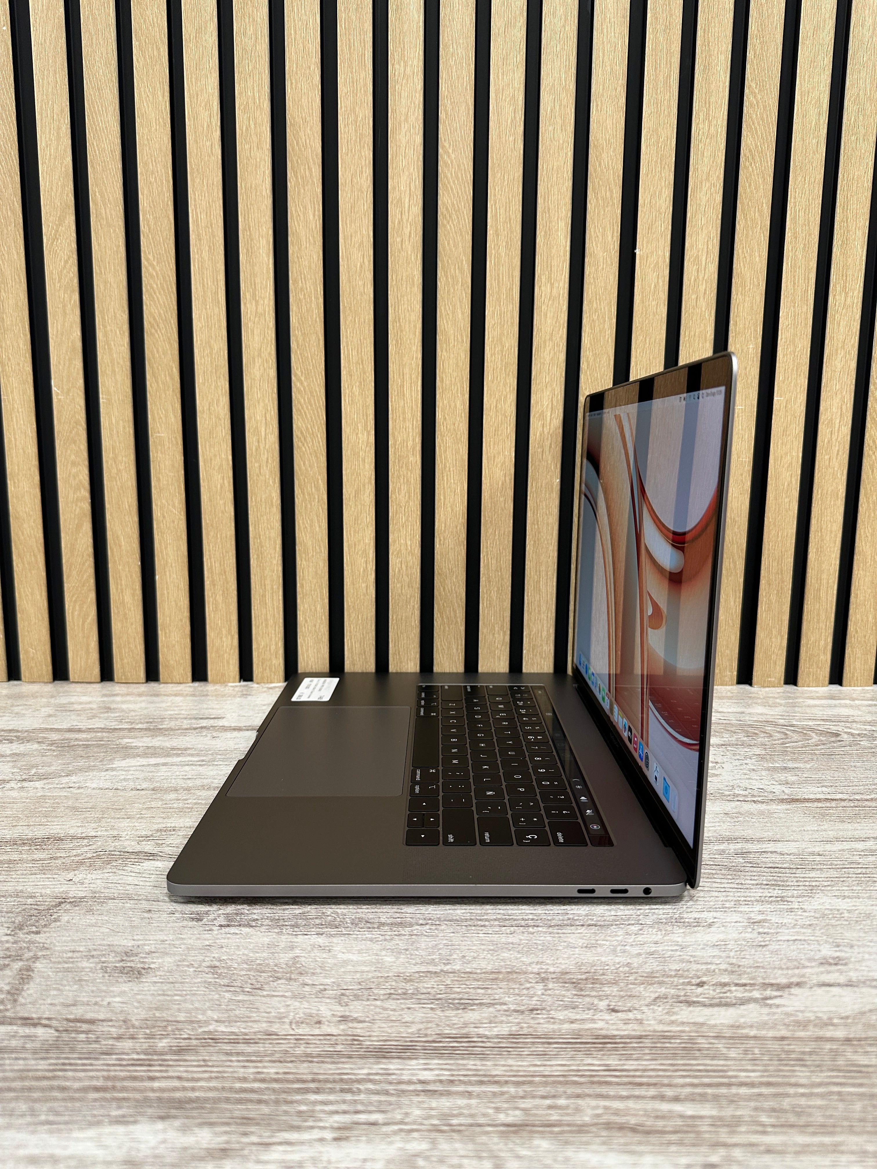 MacBook Pro 15" 2019 i7 16GB 1TB SSD