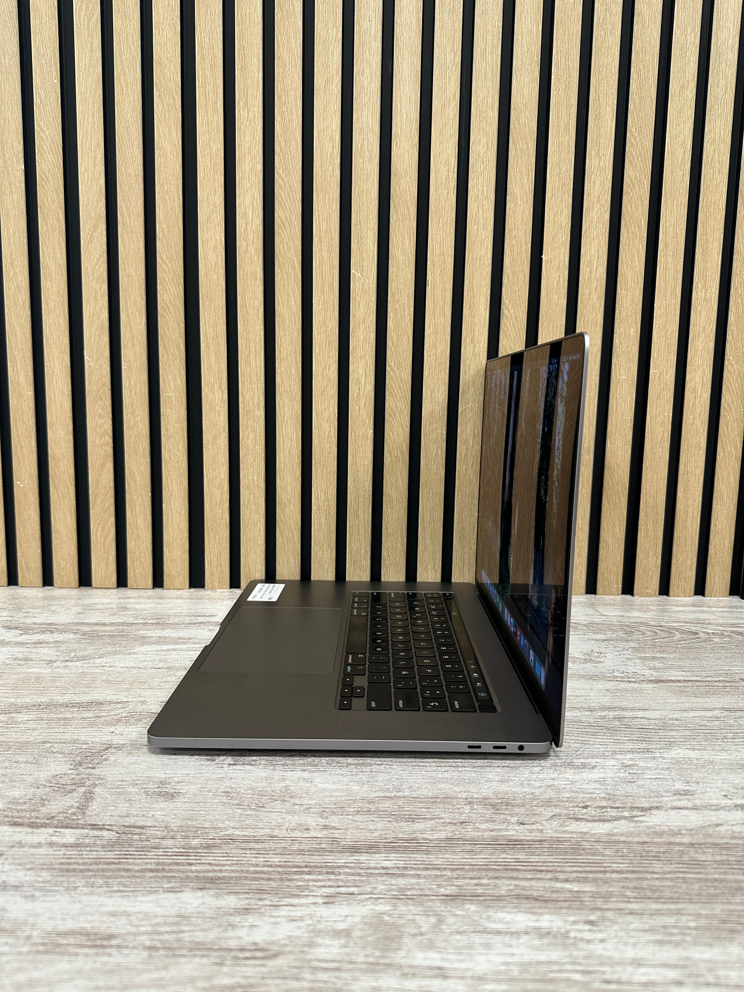 MacBook Pro 16" 2019 i7 16GB 500GB SSD