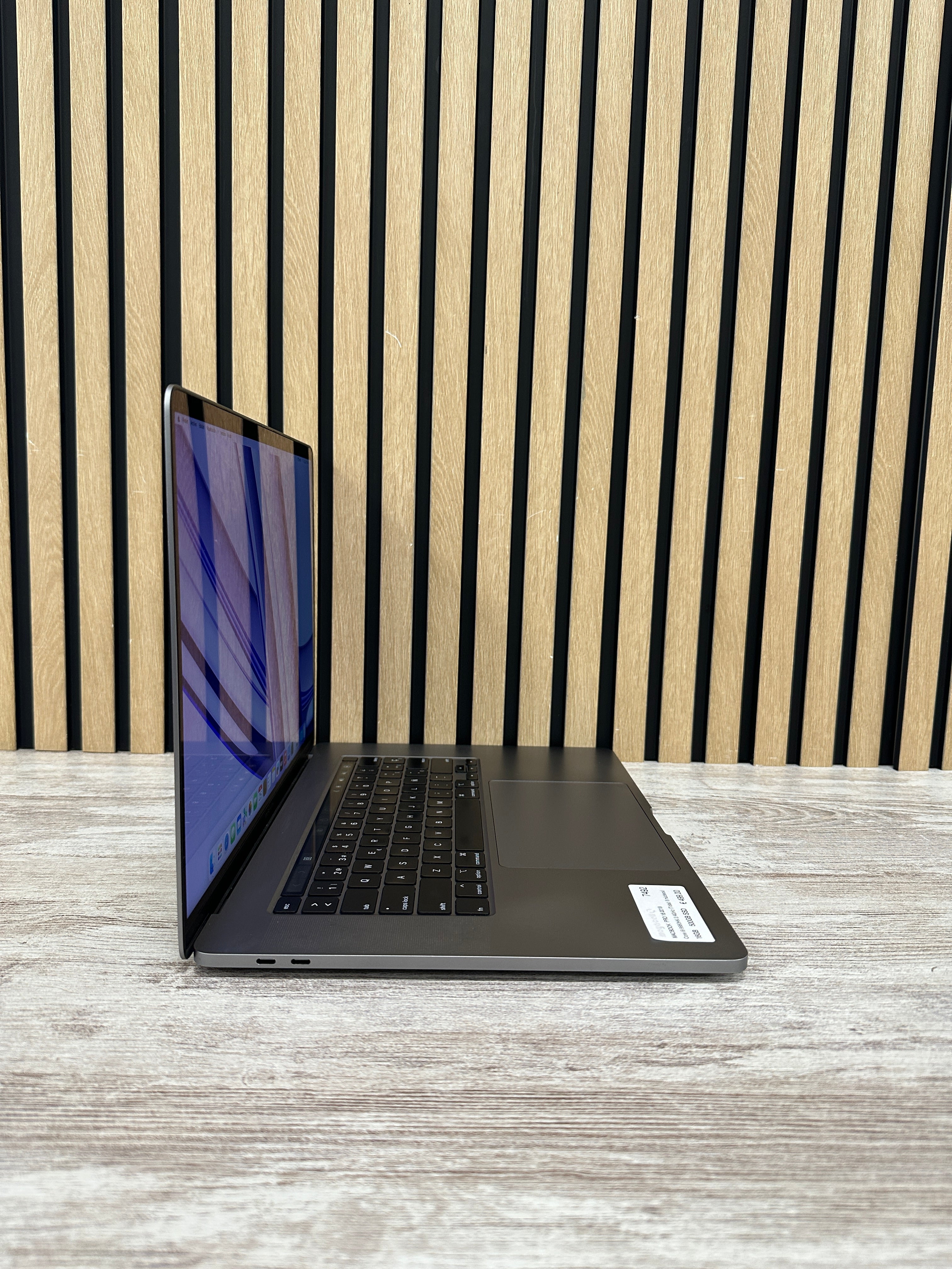 MacBook Pro 16" 2019 i9 16GB 500GB SSD