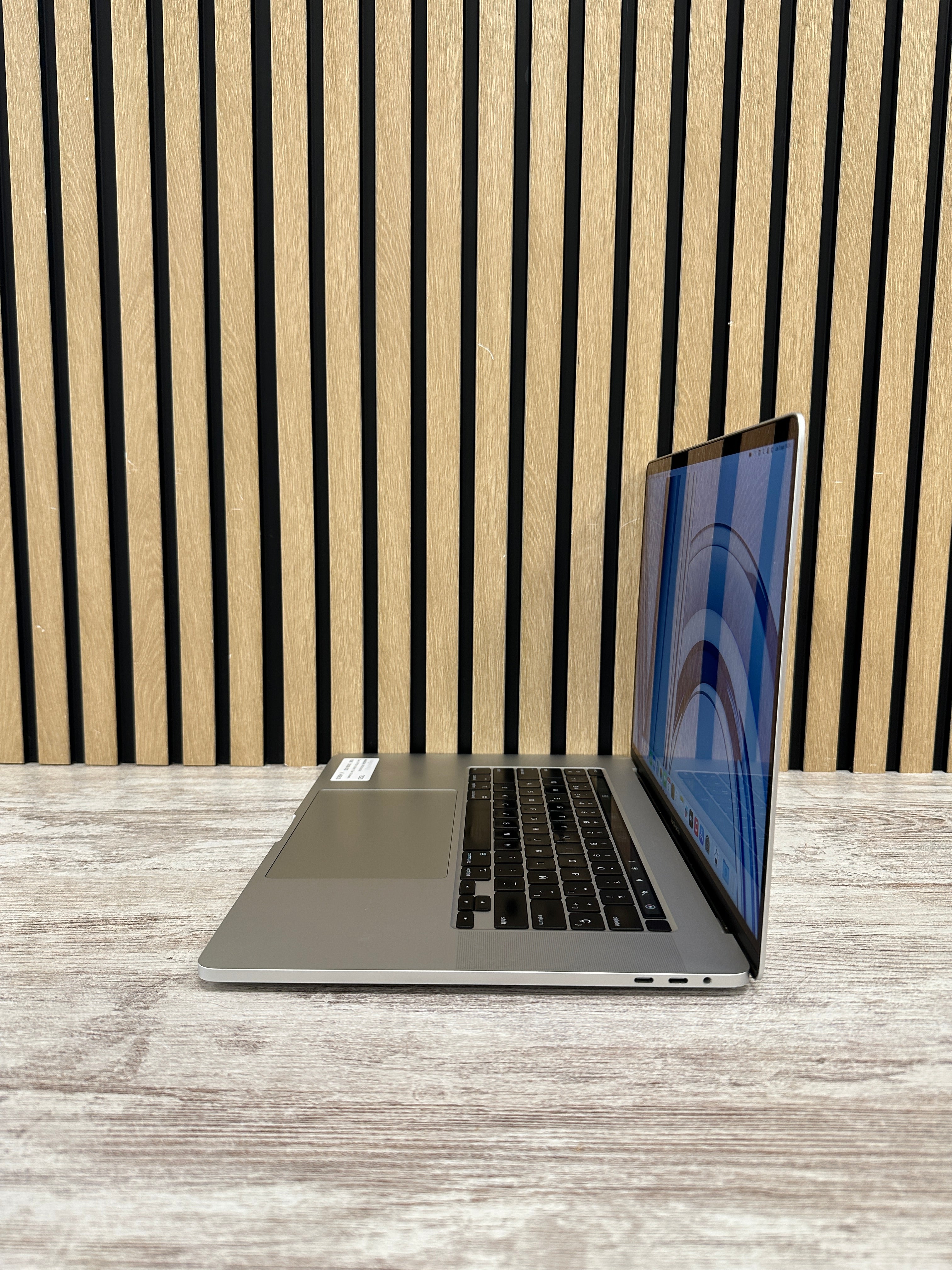 MacBook Pro 16" 2019 i7 16GB 500GB SSD