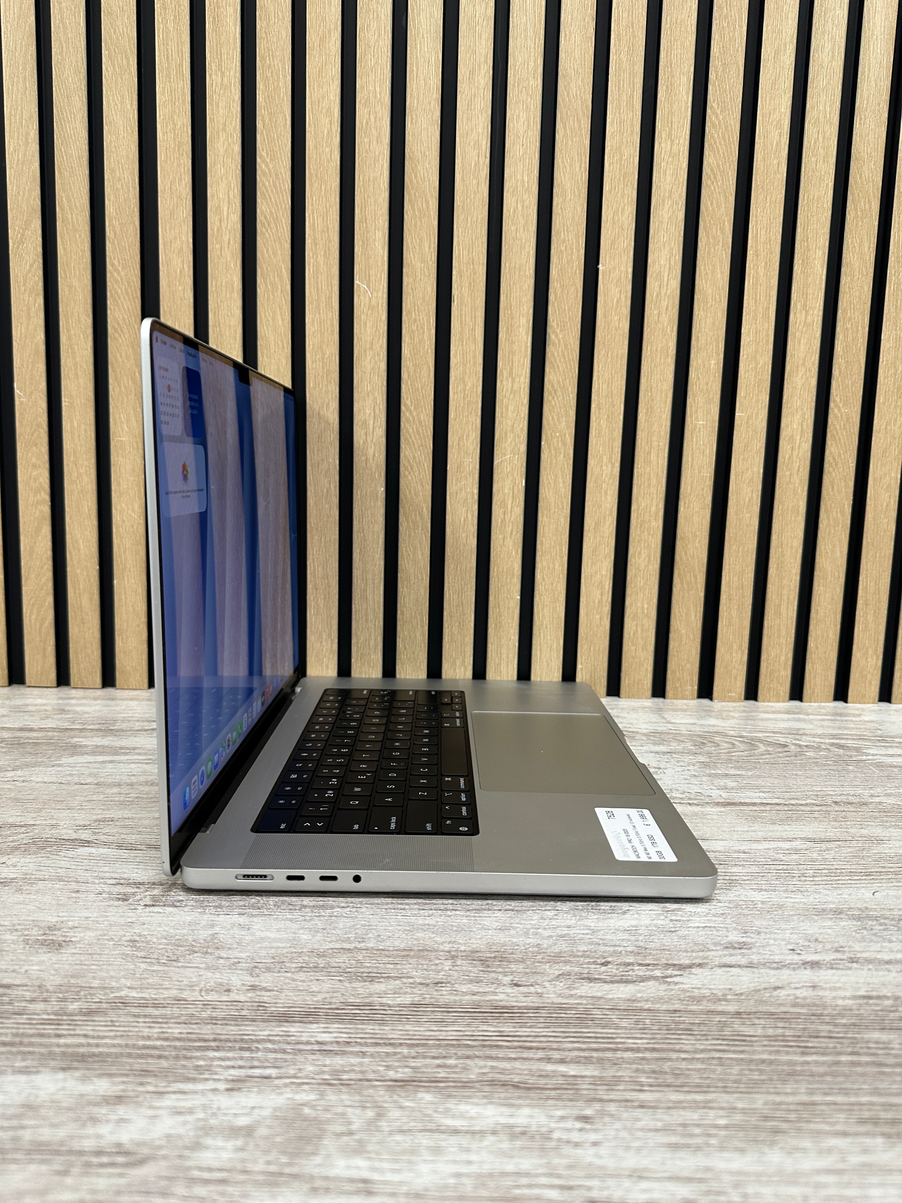MacBook Pro 16" 2023 M2 32GB 1TB SSD