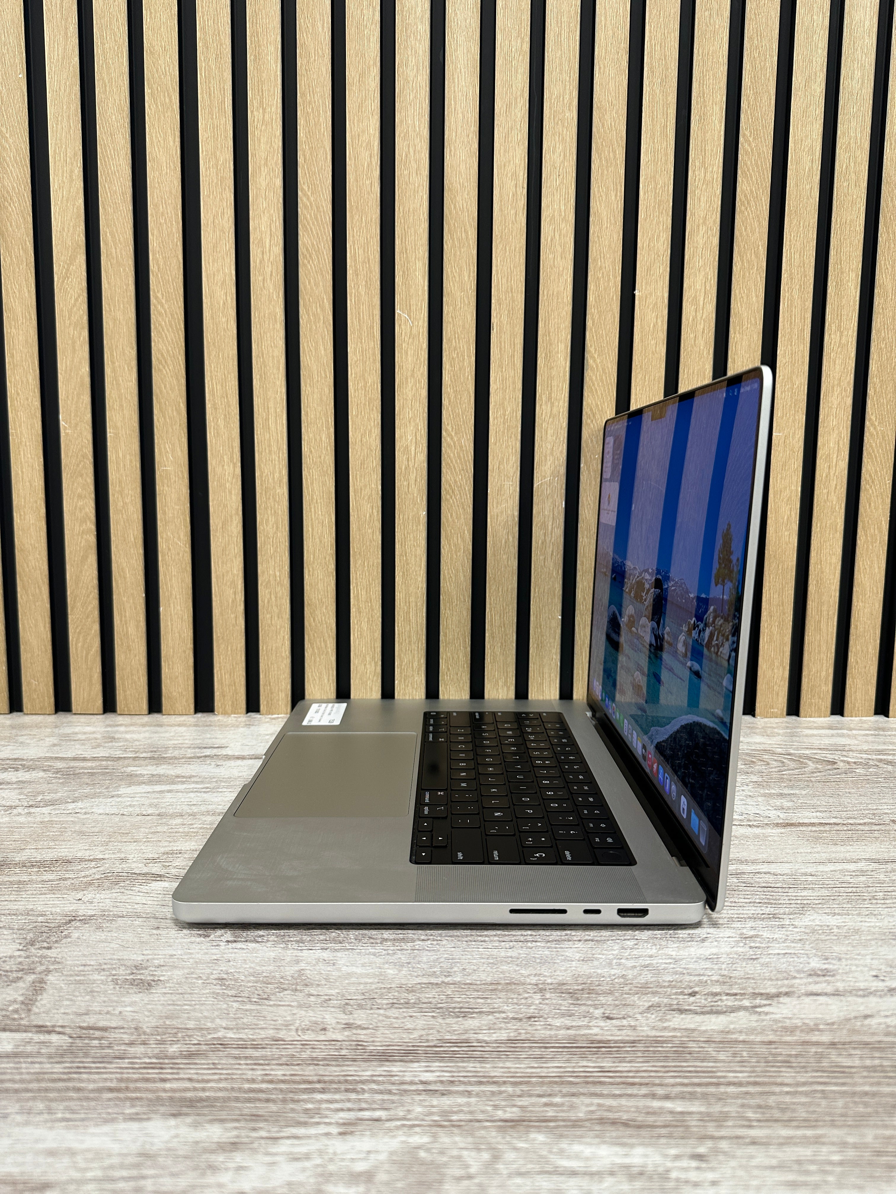 MacBook Pro 16" 2023 M2 32GB 1TB SSD