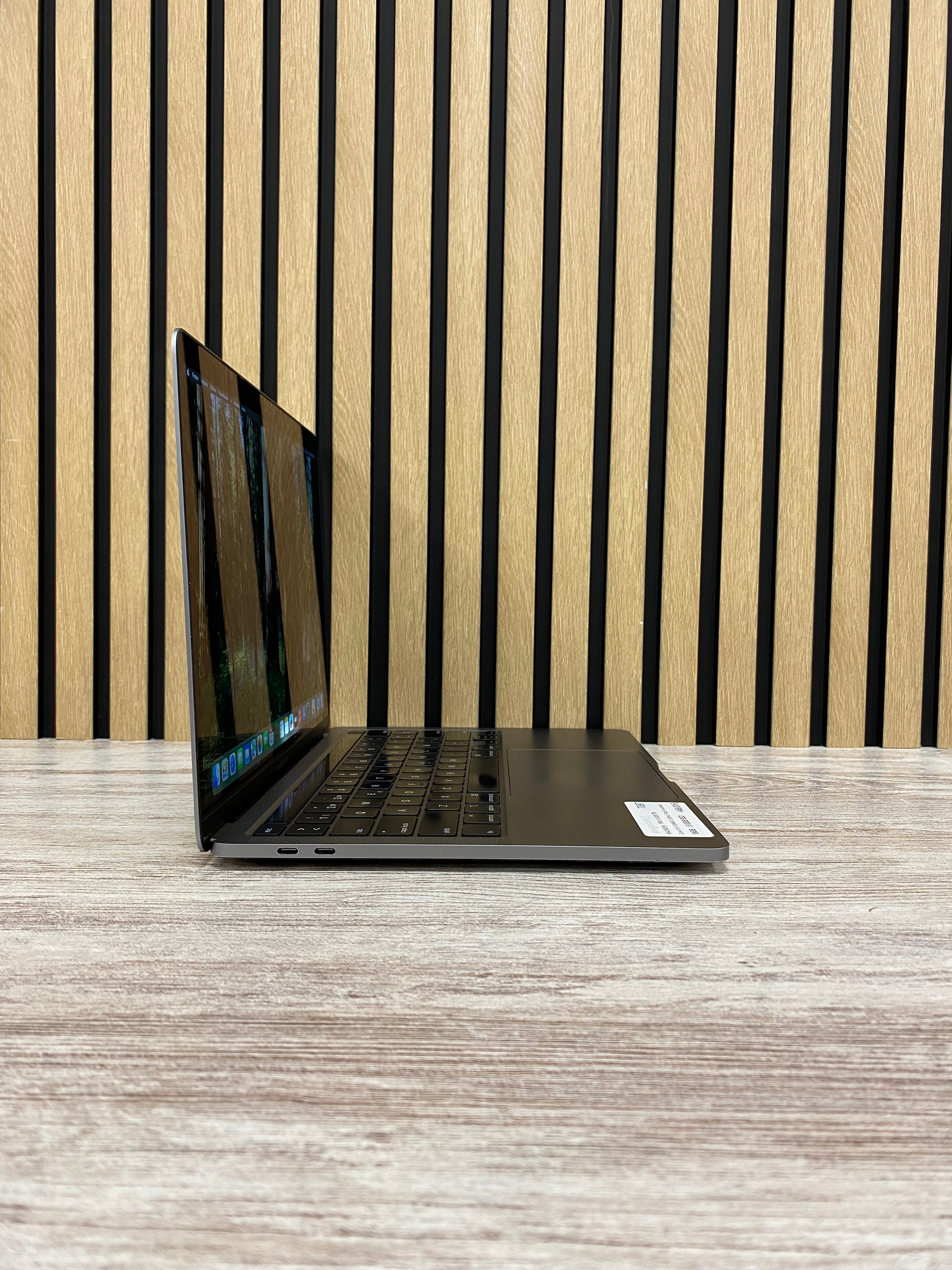 MacBook Pro 13" 2020 TB i5 16gb 512gb SSD - Moyacell