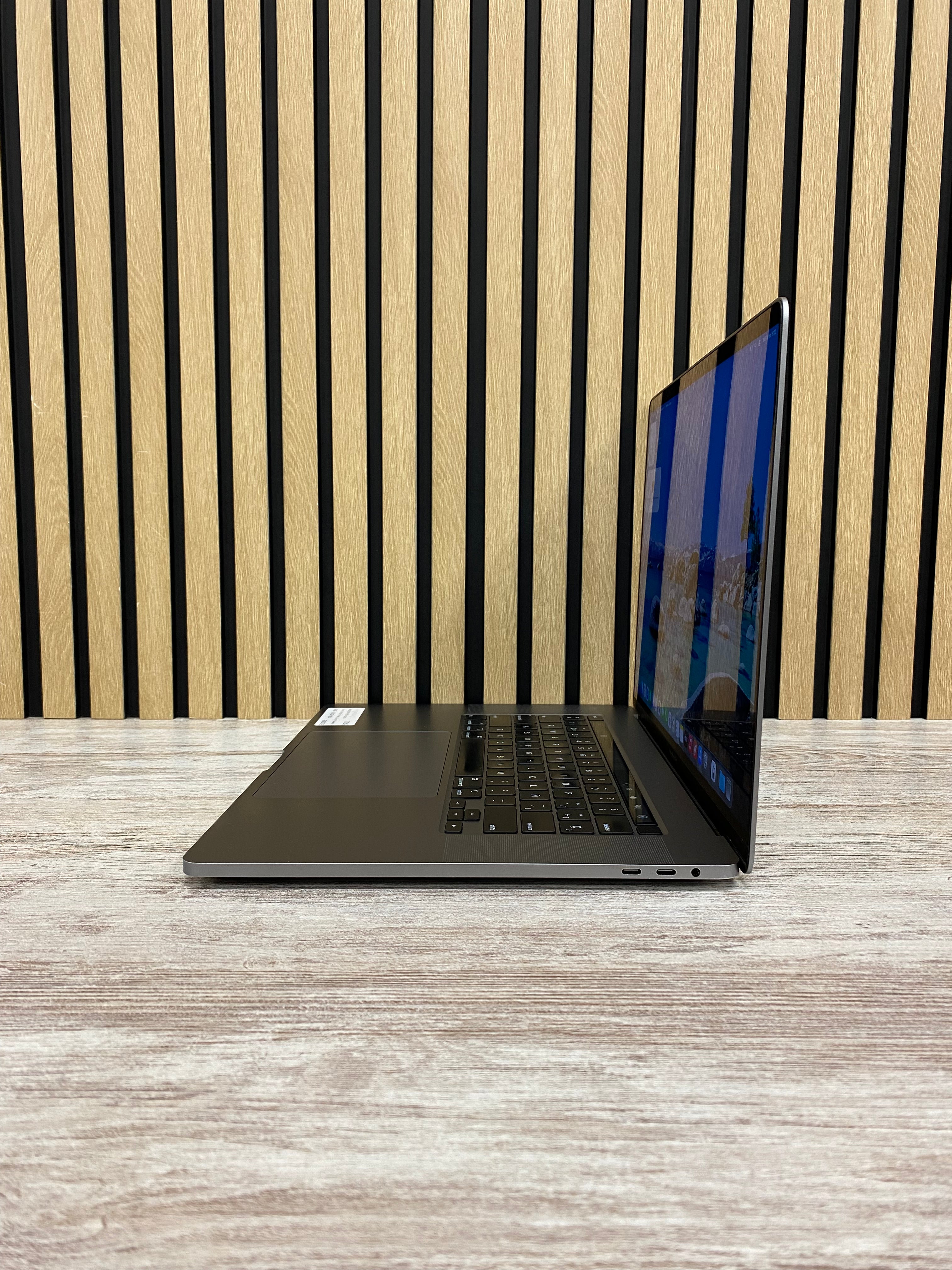 MacBook Pro 16" 2019 i7 16gb 512gb SSD - Moyacell