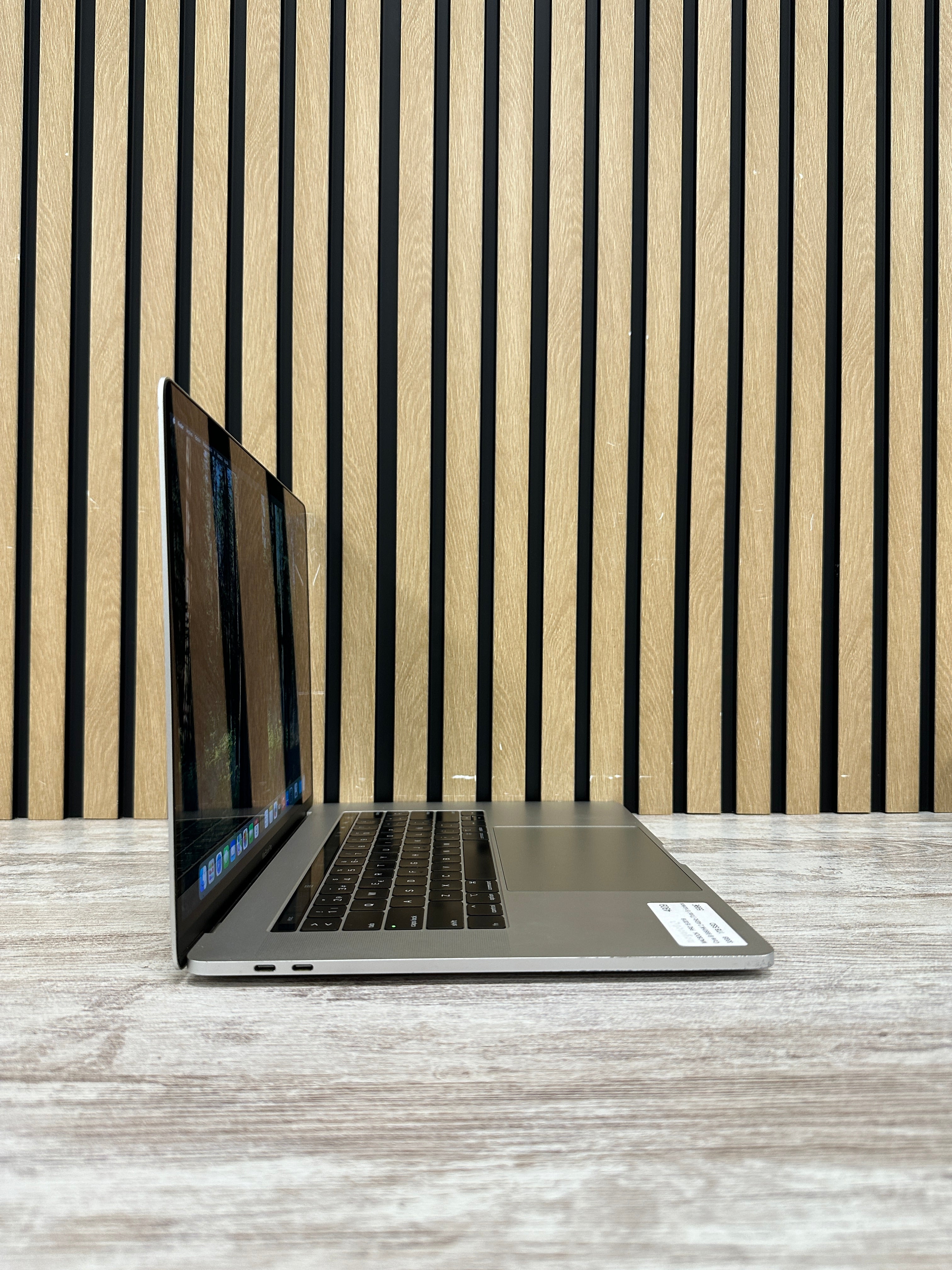 MacBook Pro 15" 2019 i9 32gb 1tb SSD
