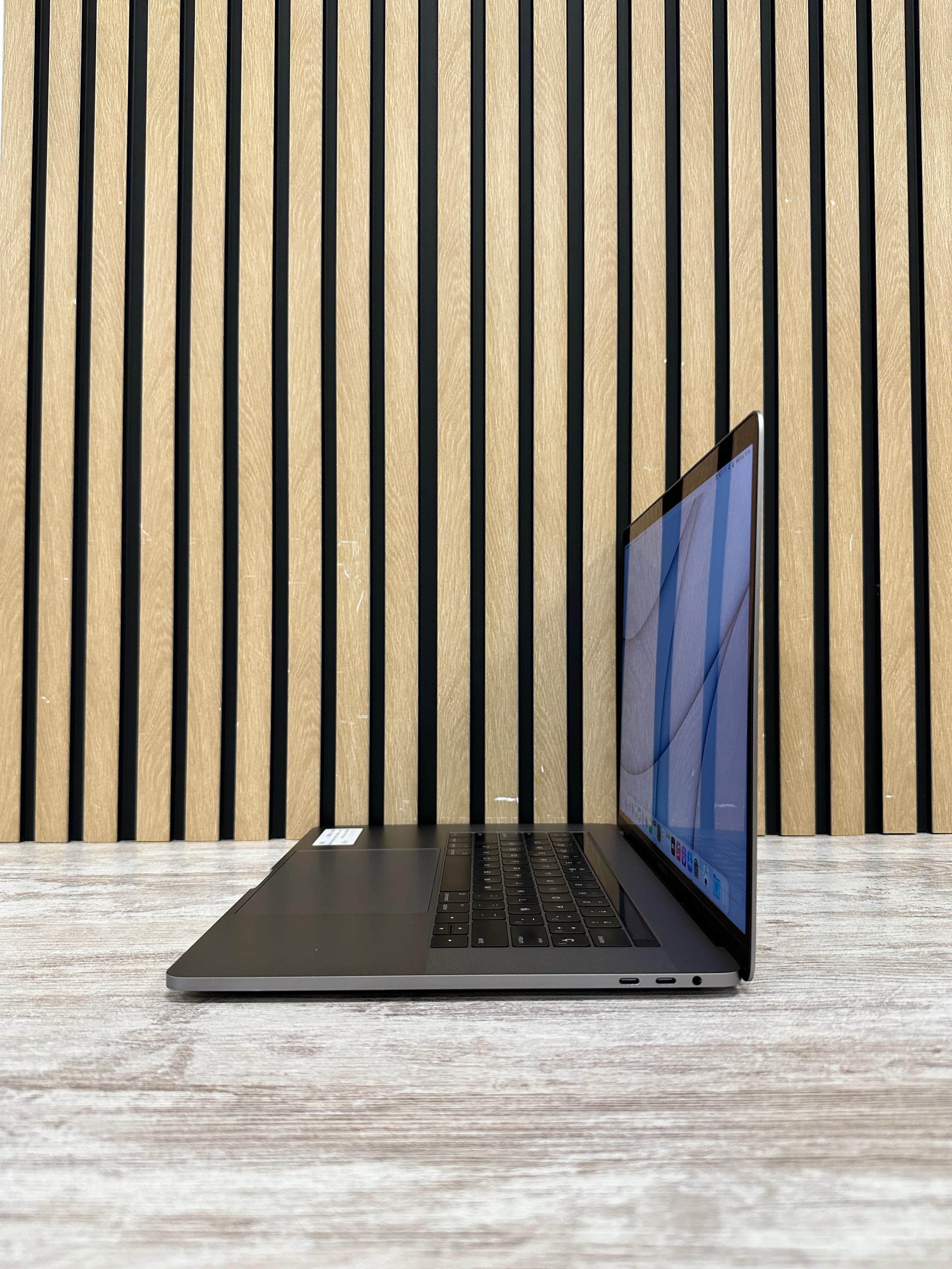 MacBook Pro 15" 2016 i7 16gb 1tb SSD