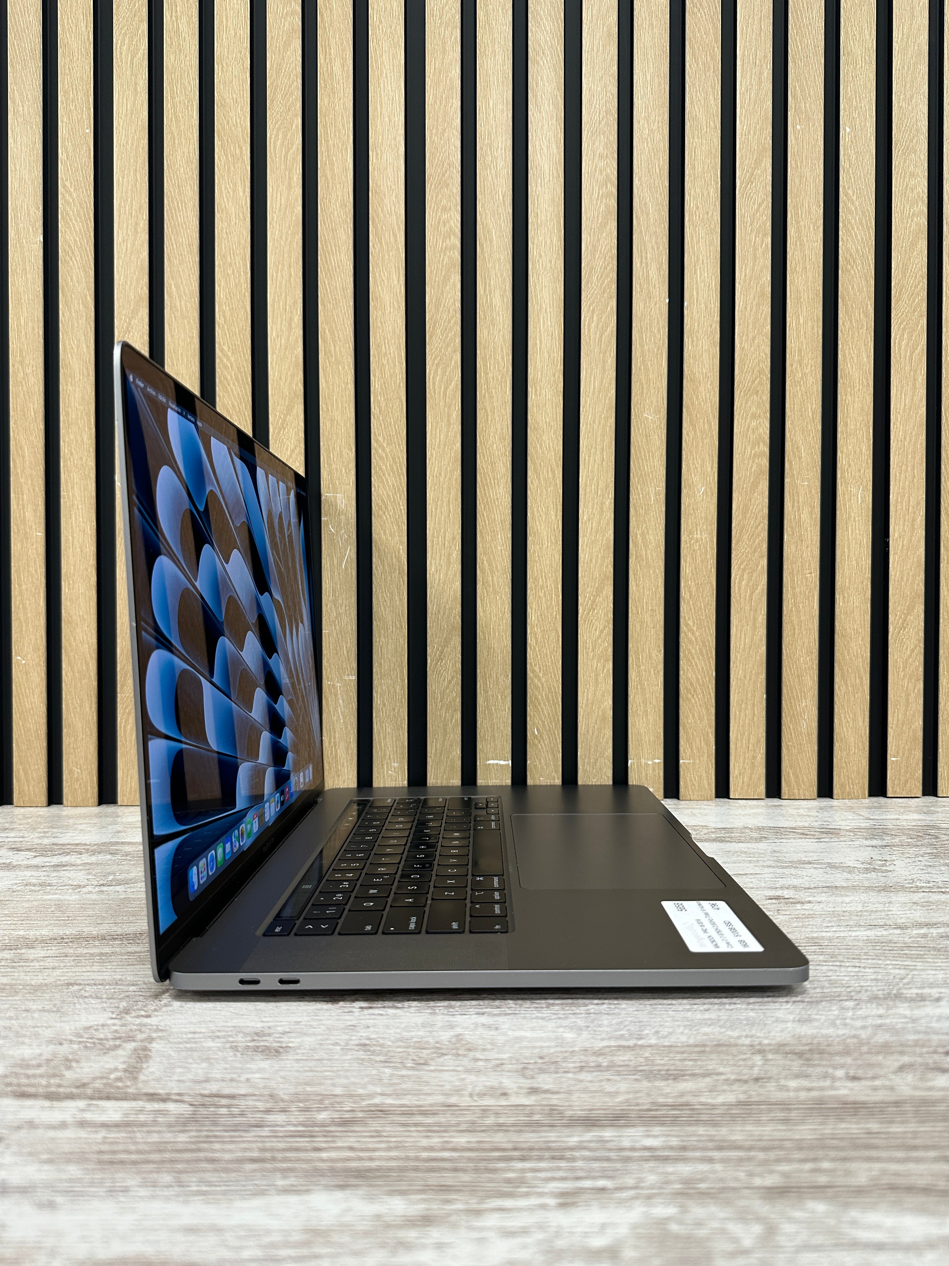 MacBook Pro 16" 2019 i7 16gb 512gb SSD