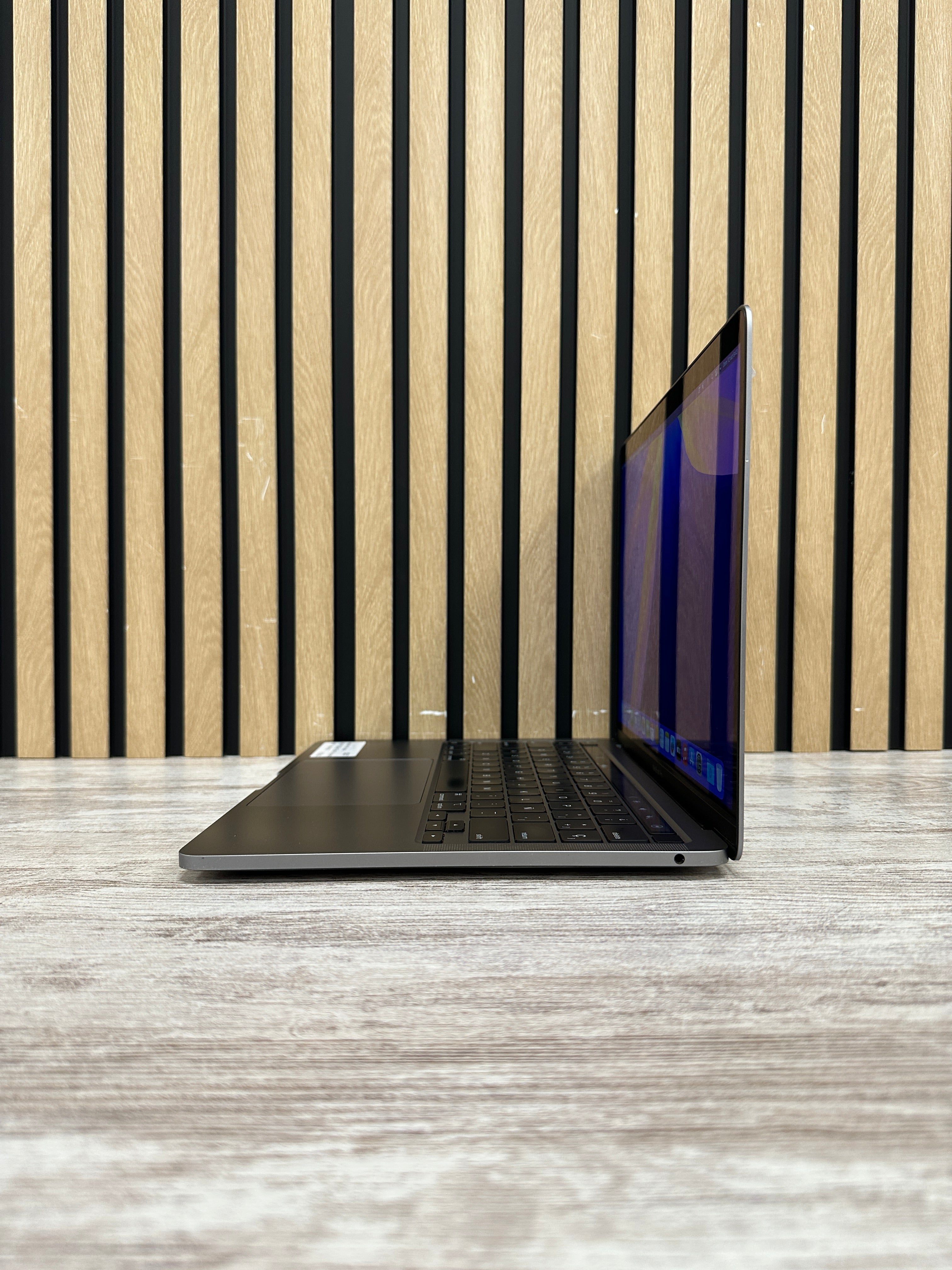 MacBook Pro 13" 2020 M1 8gb 256gb SSD