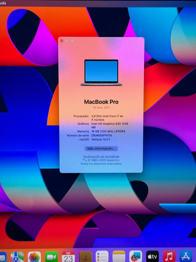 MacBook Pro 15" 2017 i7 16gb 500gb SSD