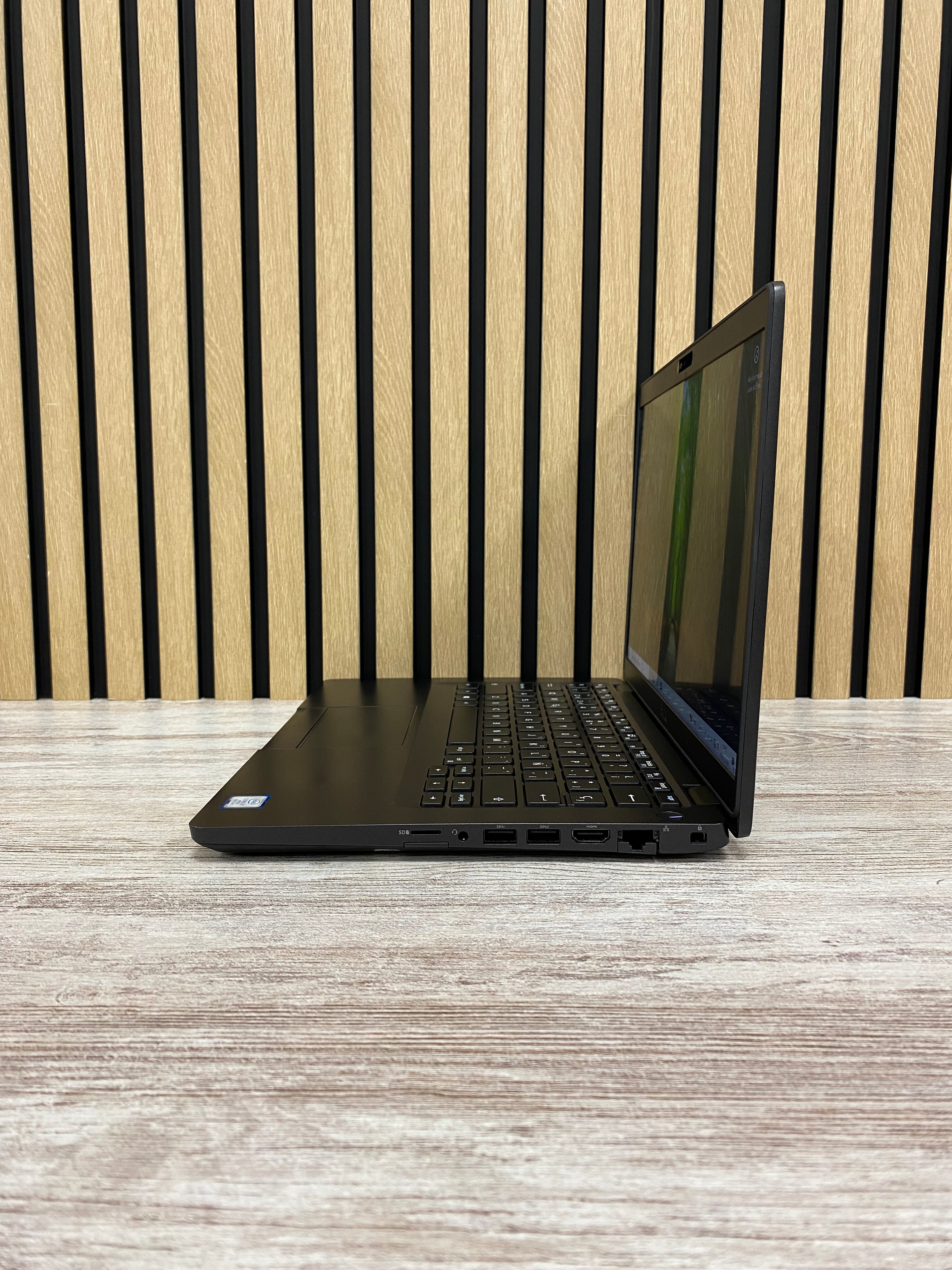 Dell Latitude 5400 i7 8gb 256gb SSD - Moyacell