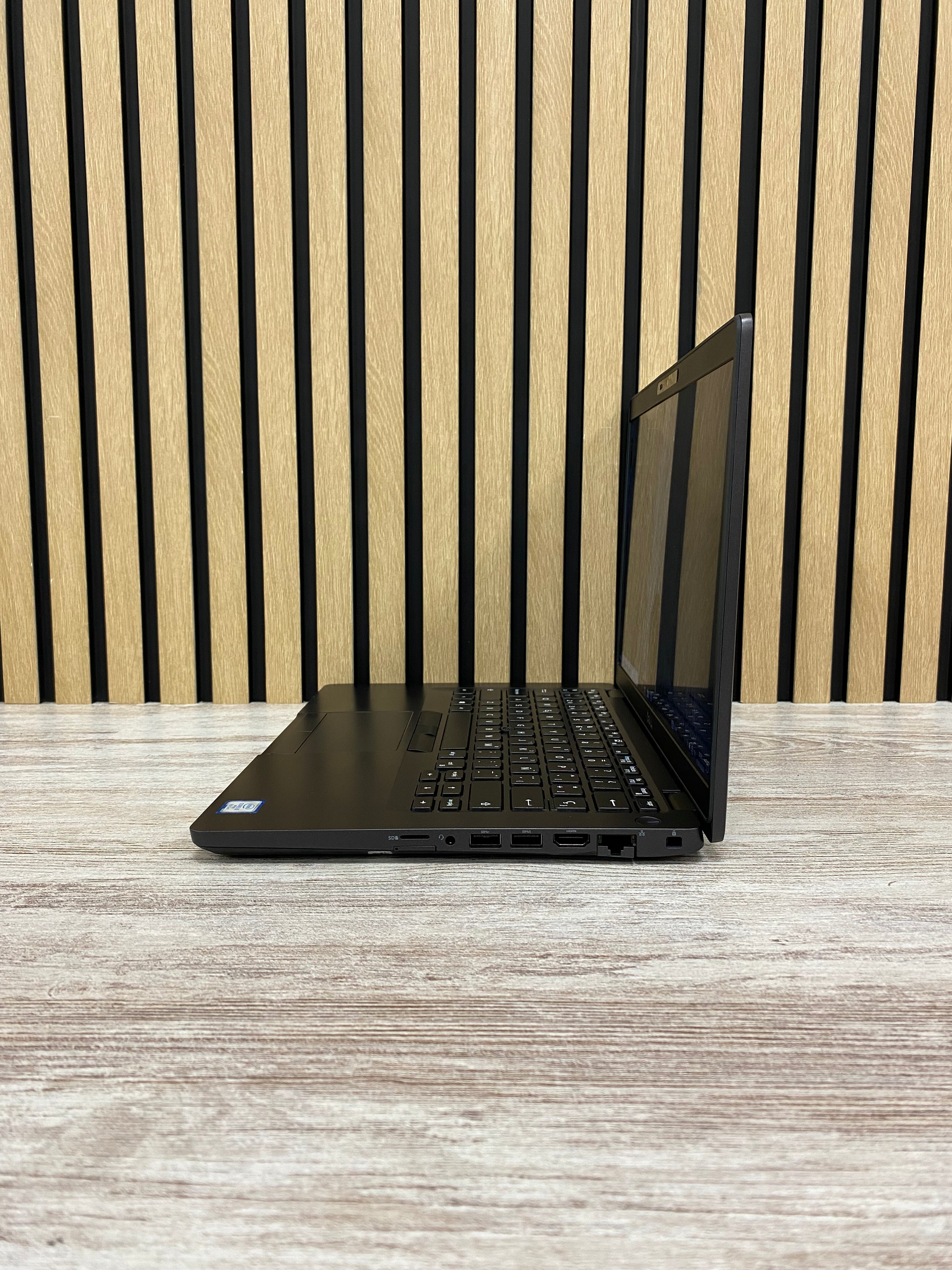 Dell Latitude 5400 i5 8gb 256gb SSD - Moyacell