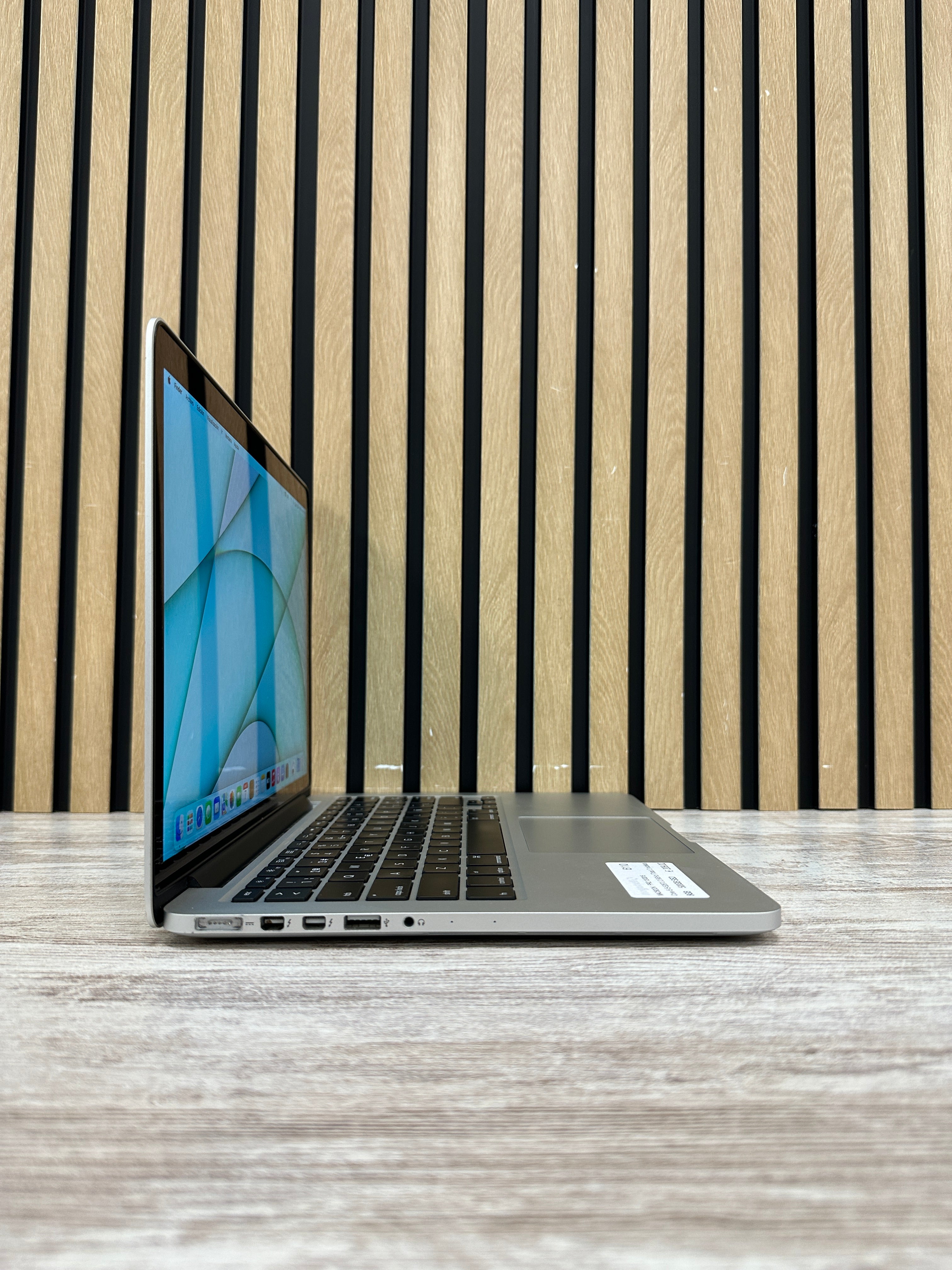 MacBook Pro 13" 2015 i5 8gb 500gb SSD