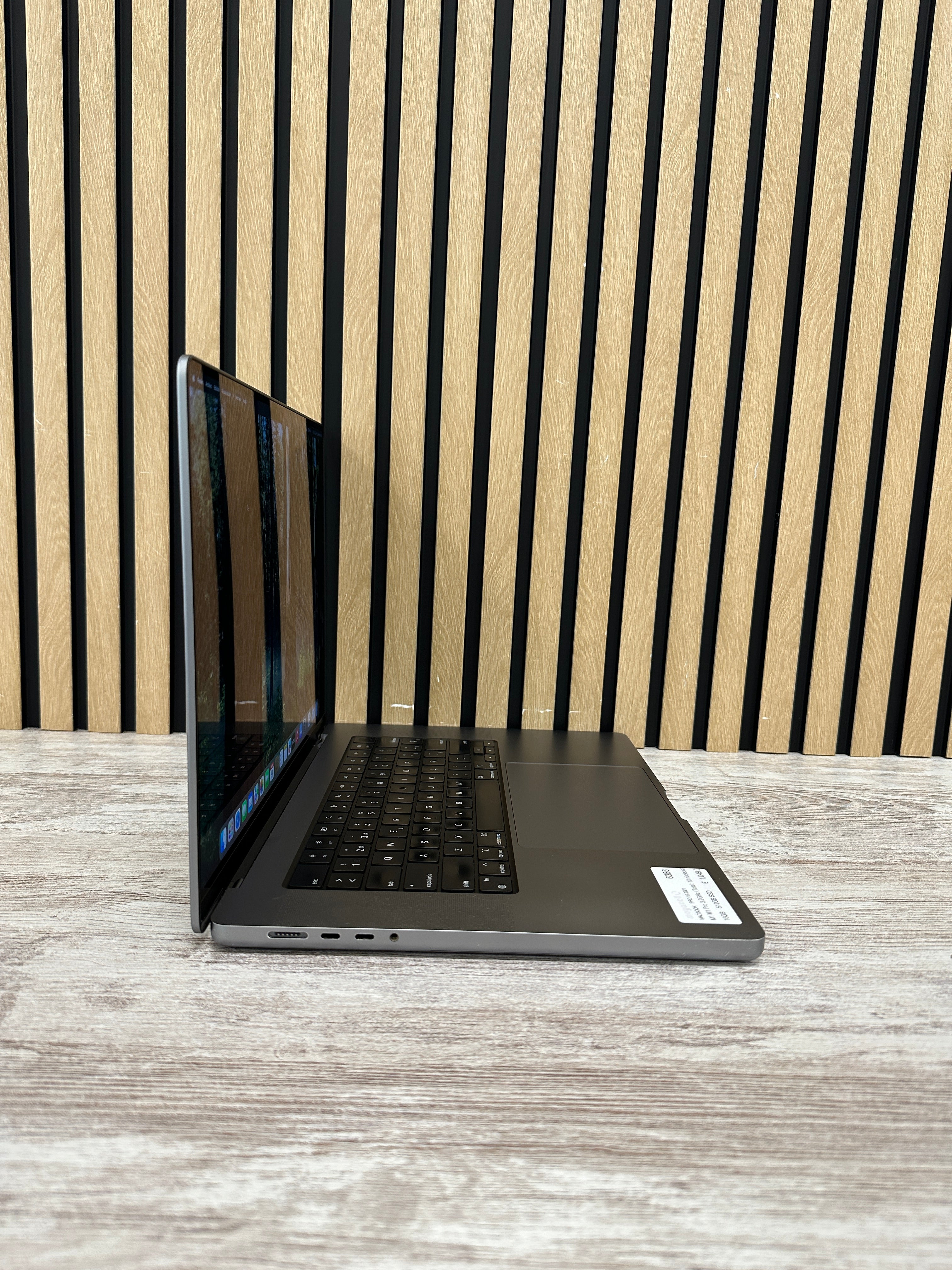 MacBook Pro 16" 2021 M1 PRO 16gb 512gb SSD