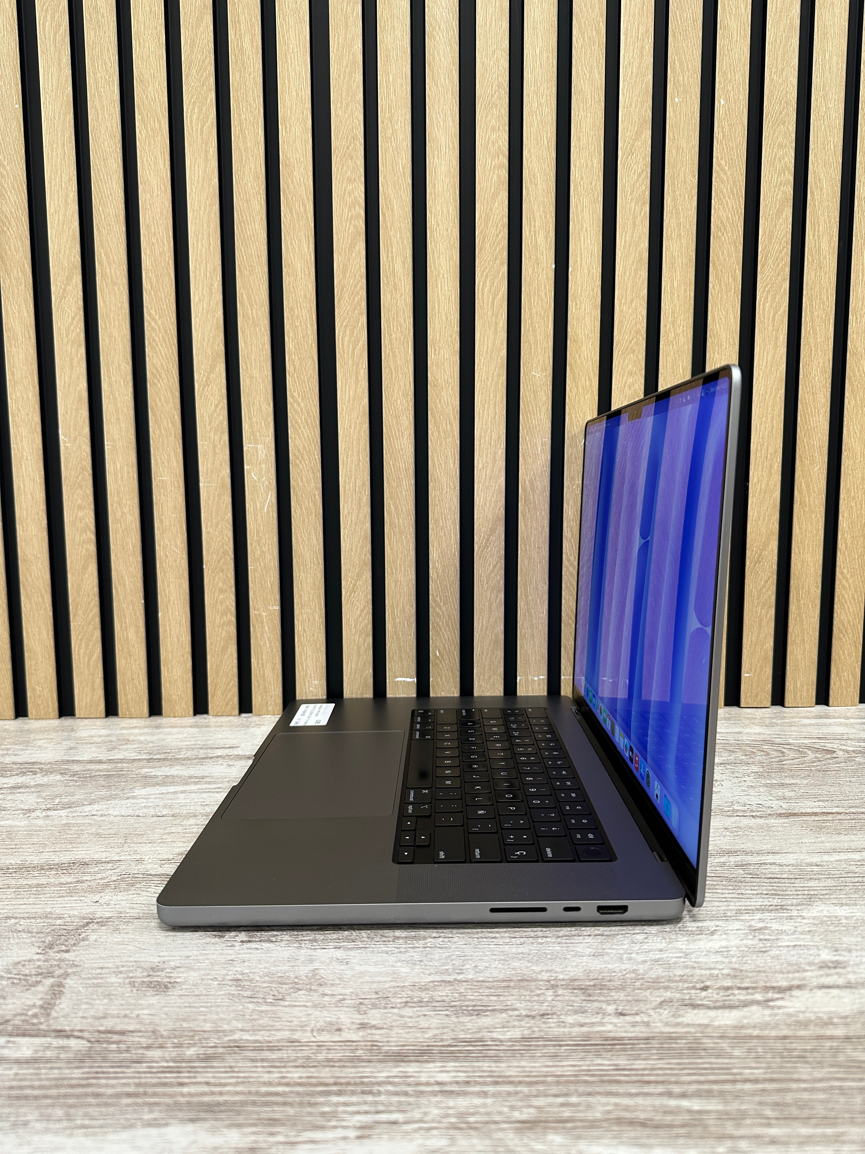 MacBook Pro 16" 2021 M1 PRO 16gb 512gb SSD