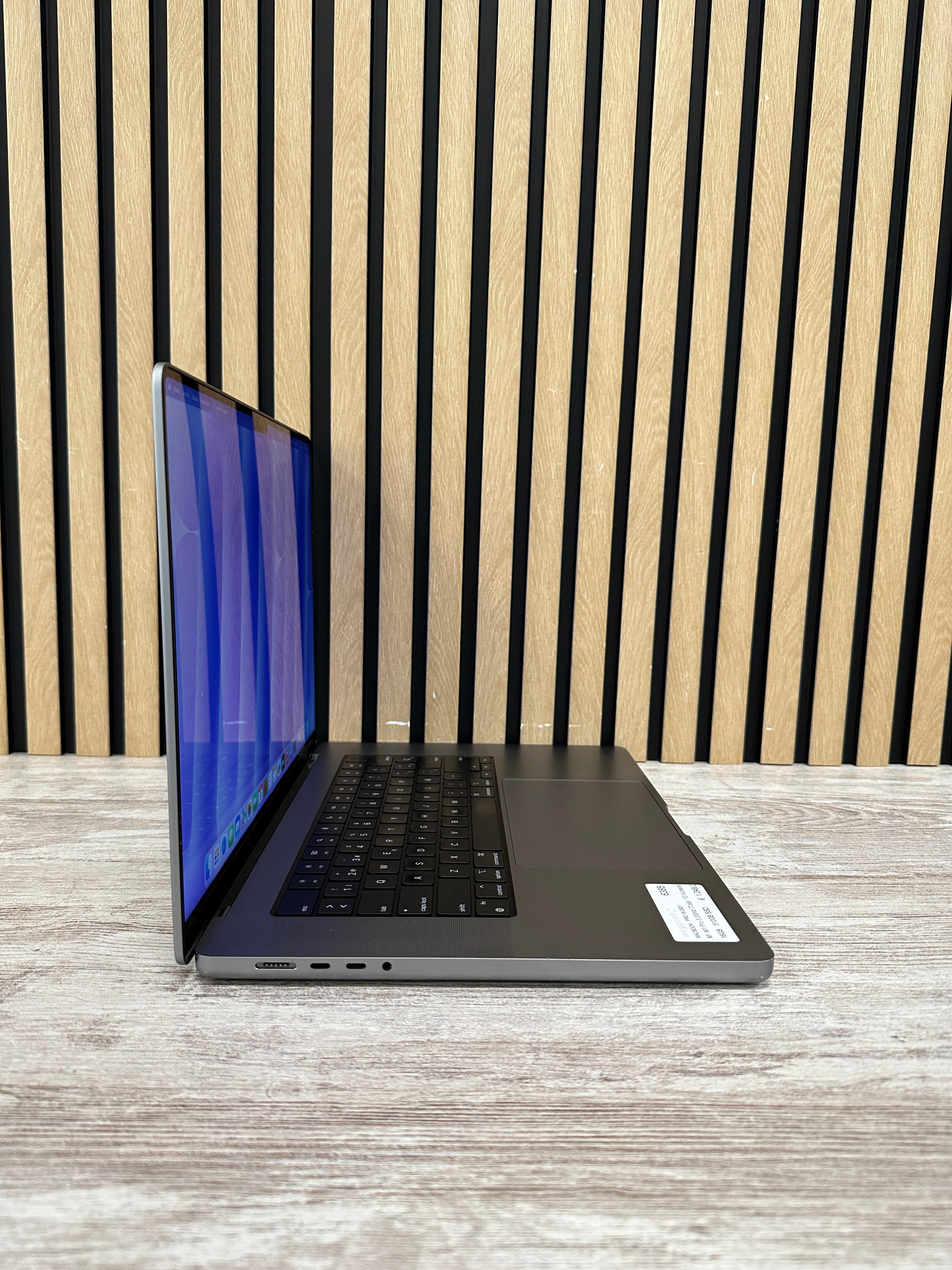 MacBook Pro 16" 2021 M1 PRO 16gb 512gb SSD