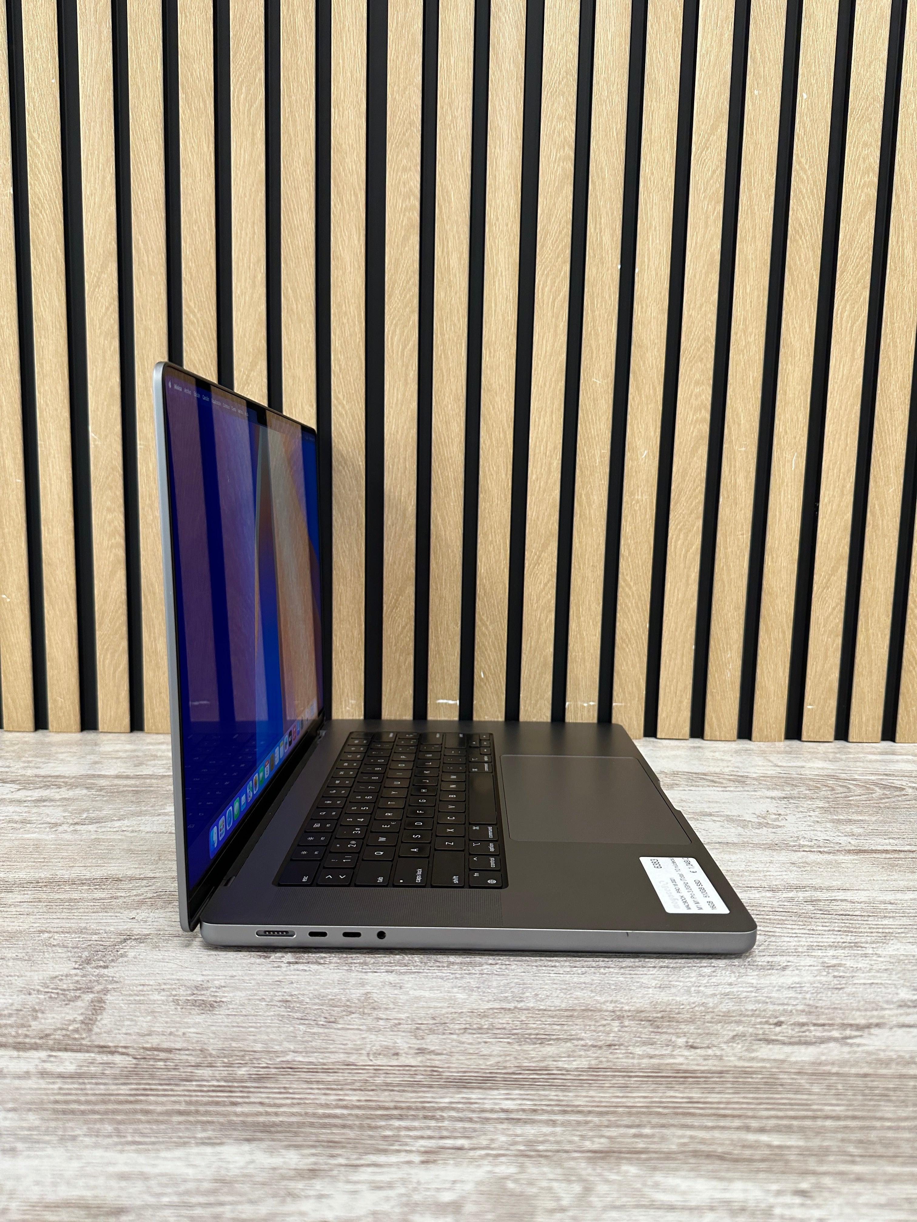 MacBook Pro 16" 2021 M1 PRO 16gb 512gb SSD