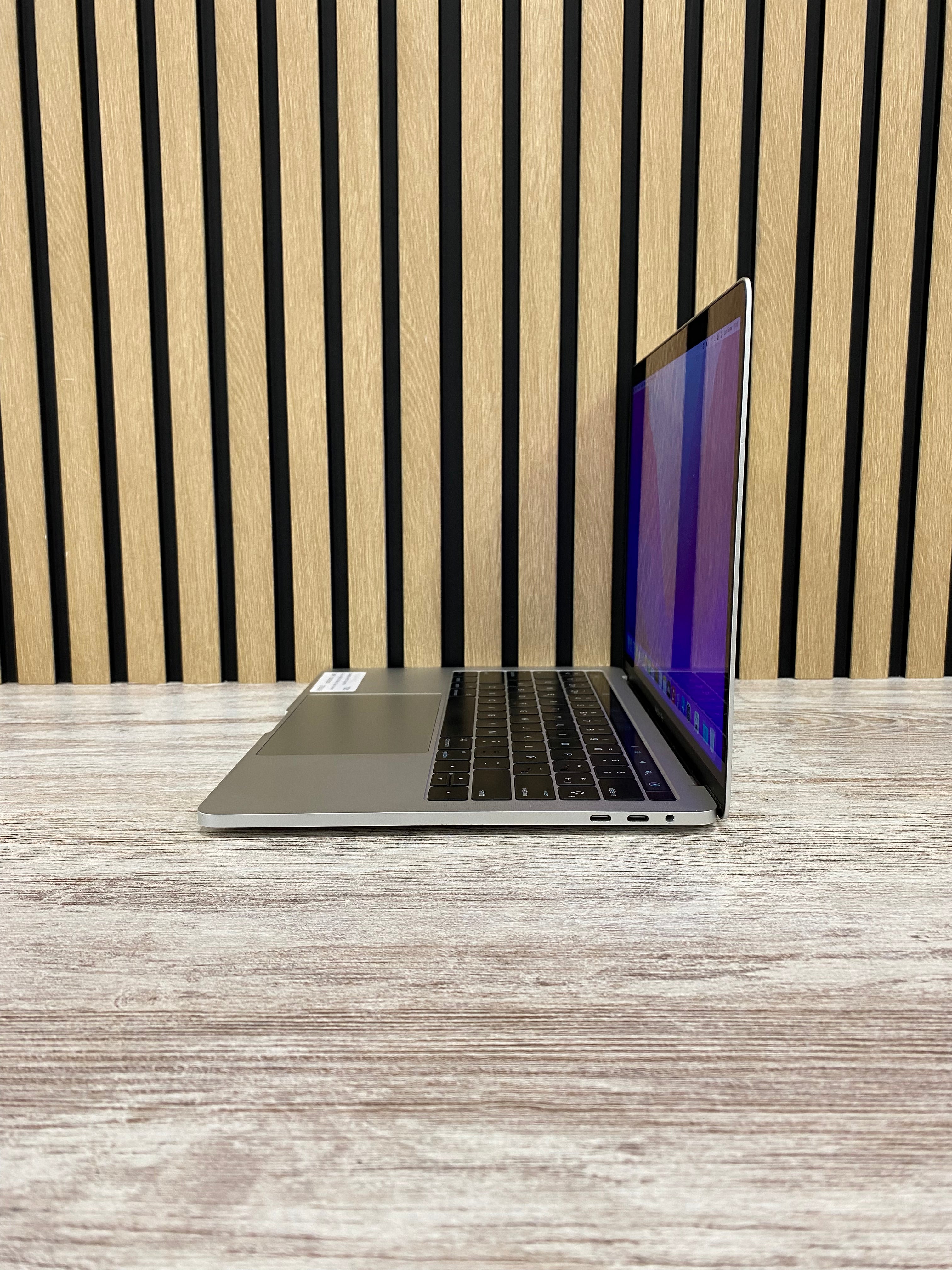 MacBook Pro 13" 2016 TB i5 16gb 500gb SSD