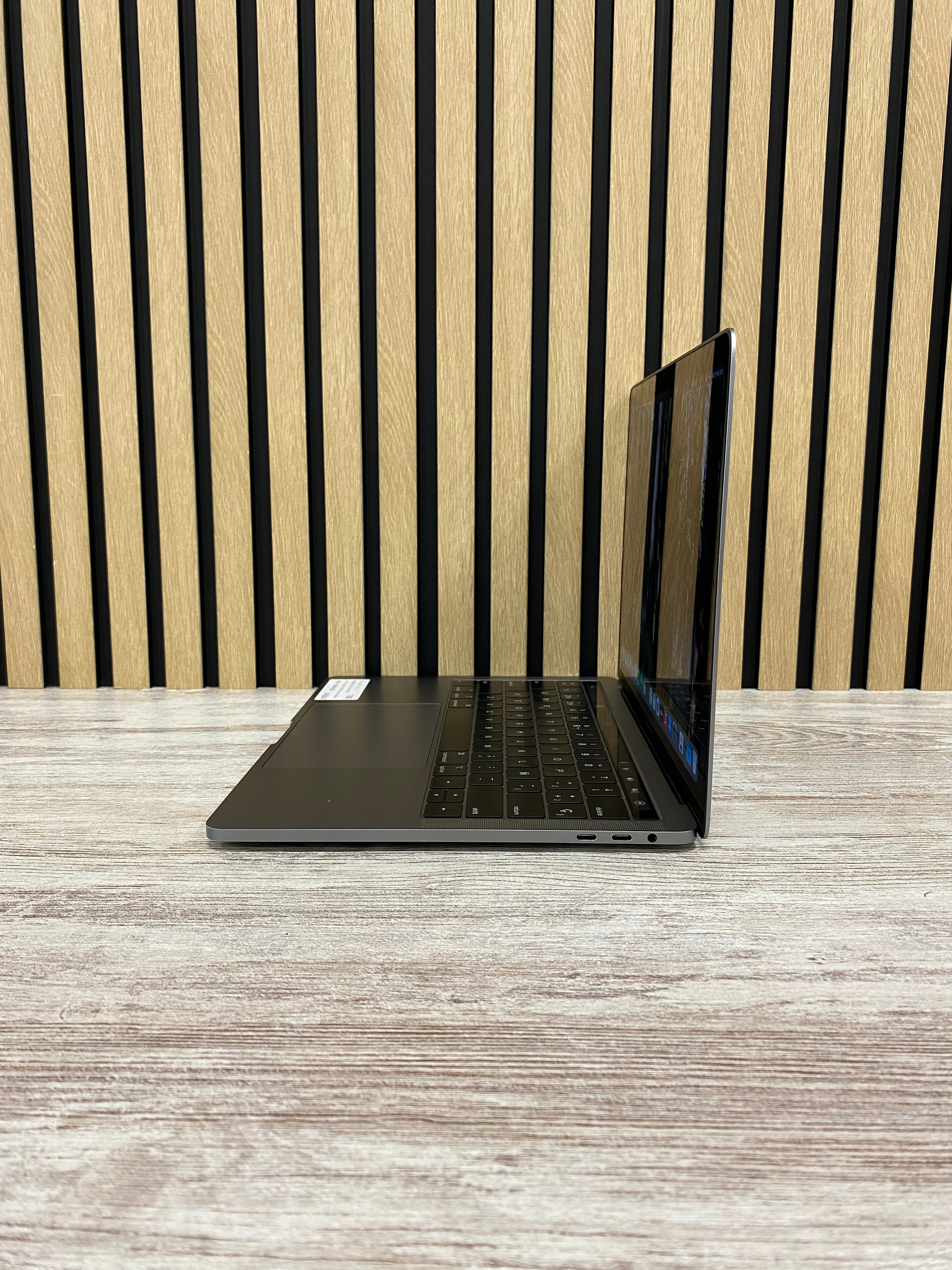 MacBook Pro 13" 2018 TB i7 16gb 500gb SSD