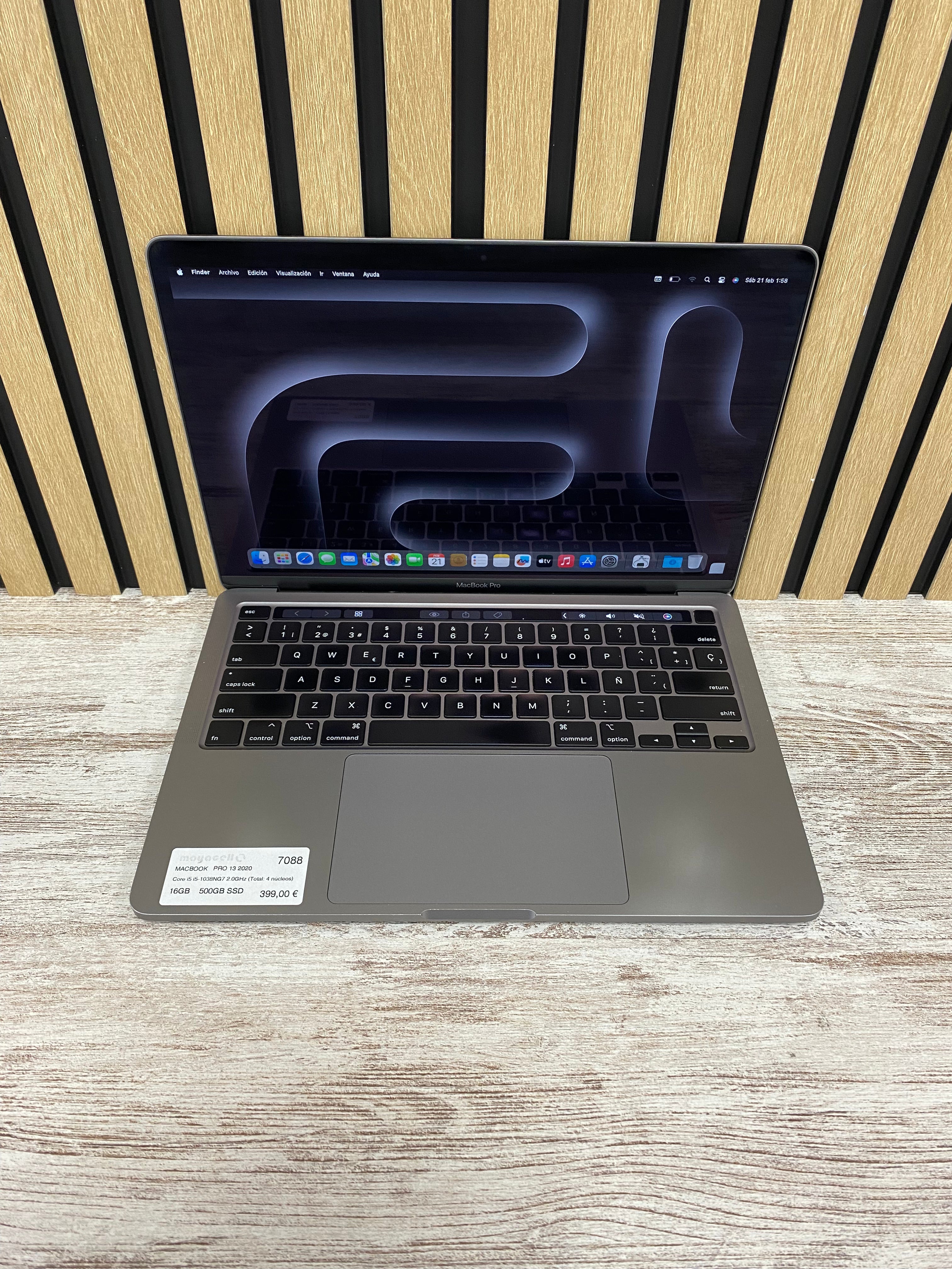 MacBook Pro 13" 2020 i5 16gb 500gb SSD