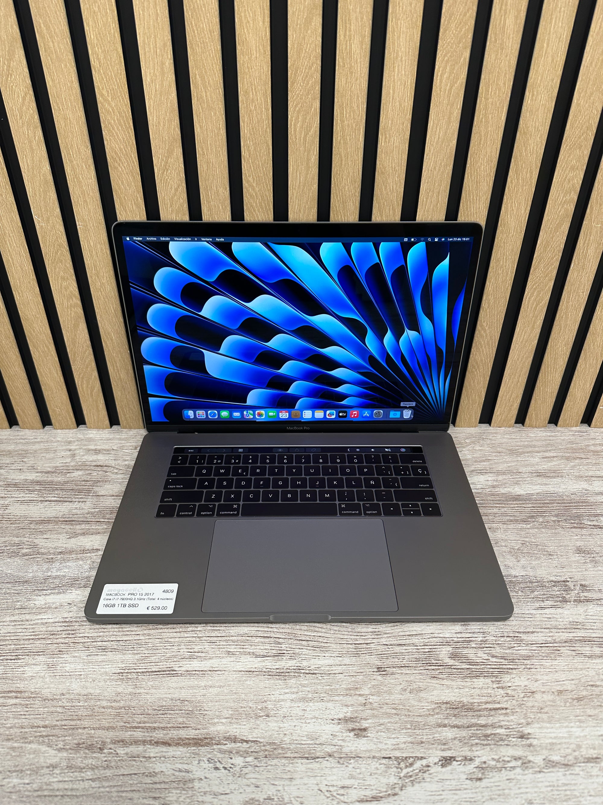 MacBook Pro 15" 2017 i7 16gb 1tb SSD