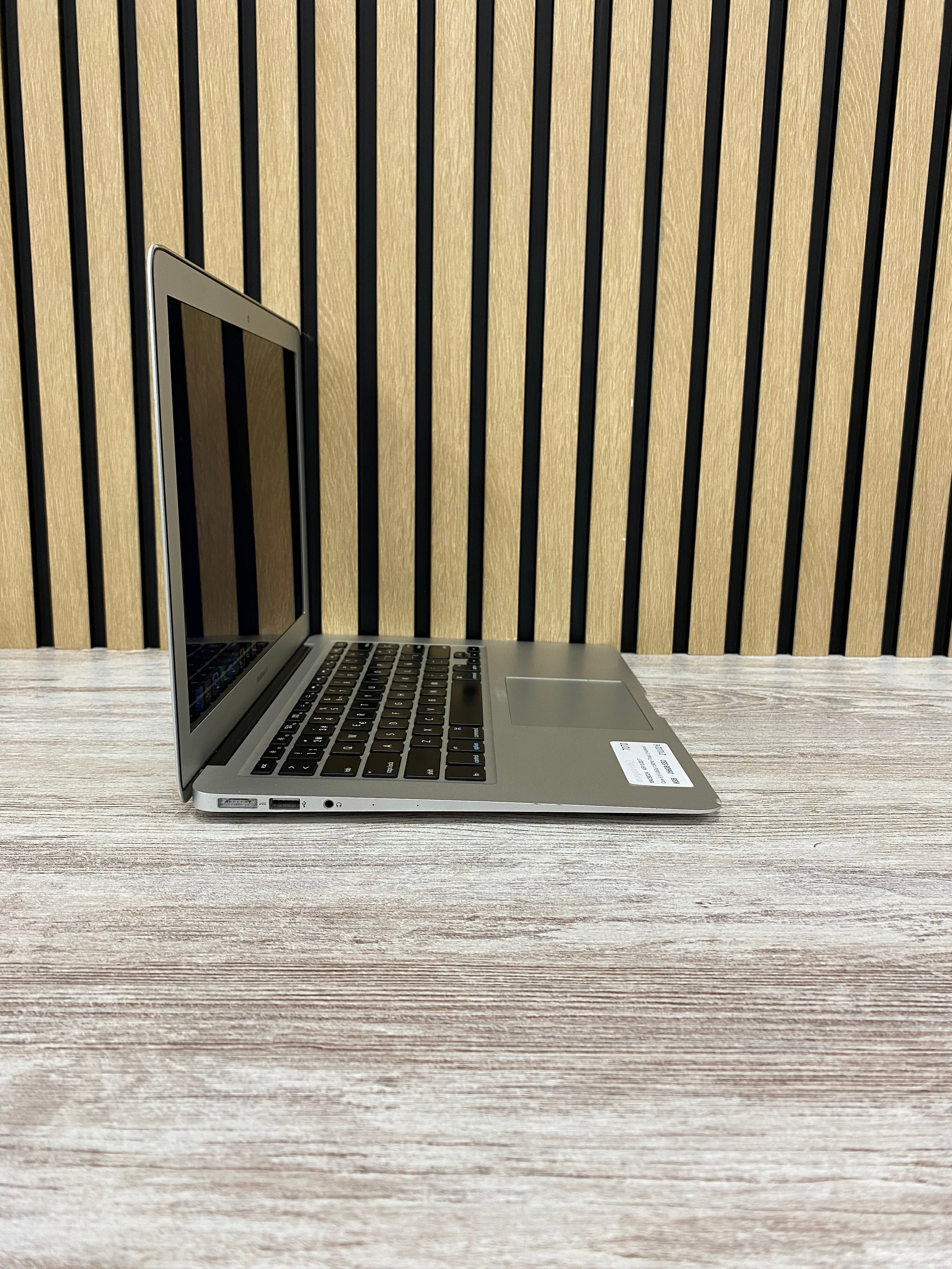 MacBook Air 13" 2017 i5 8gb 256gb SSD