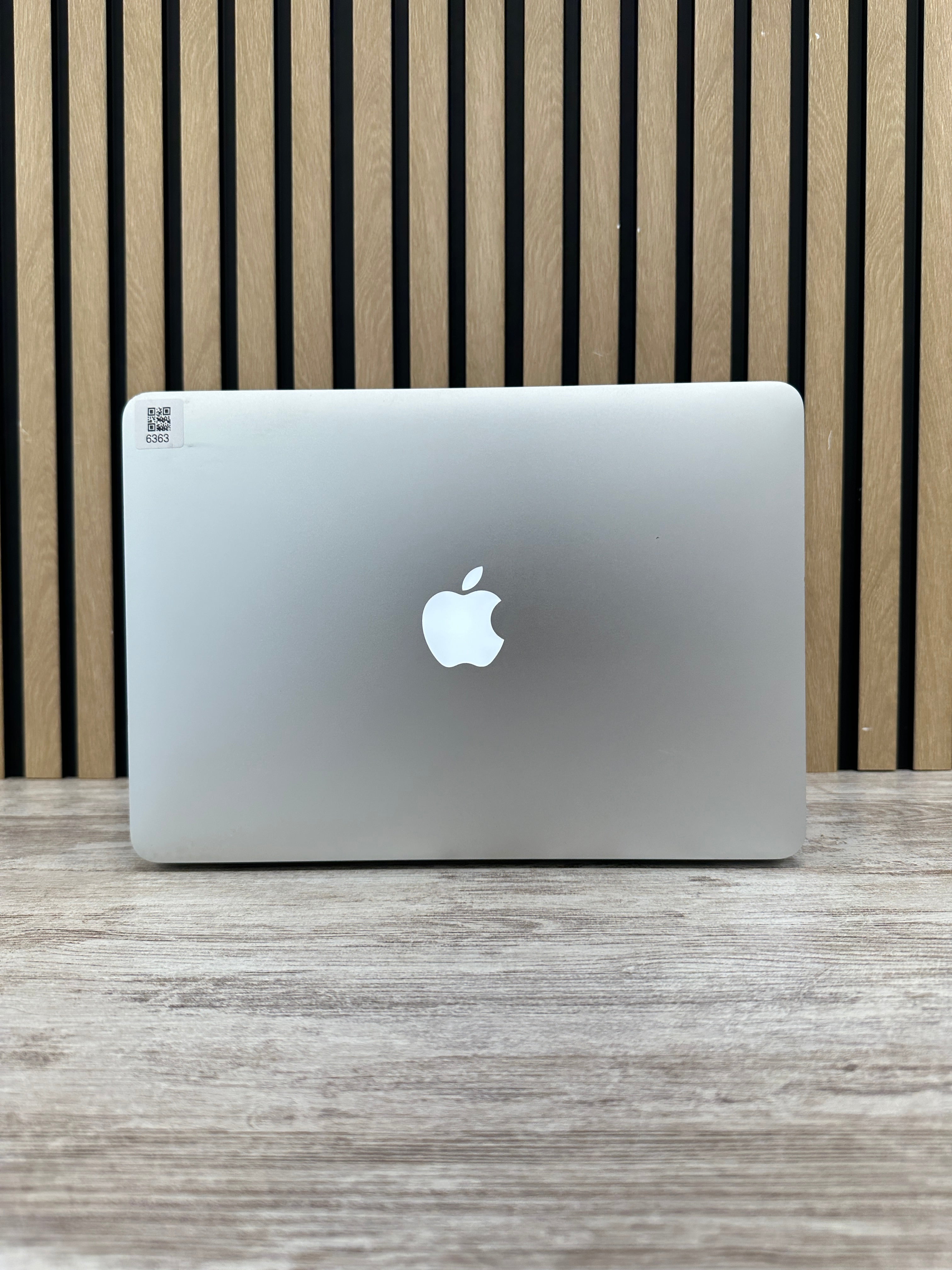 MacBook Pro 13" 2015 i5 8gb 128gb SSD