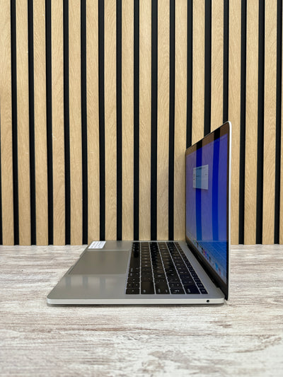 MacBook Pro 13" 2016 i5 8gb 256gb SSD