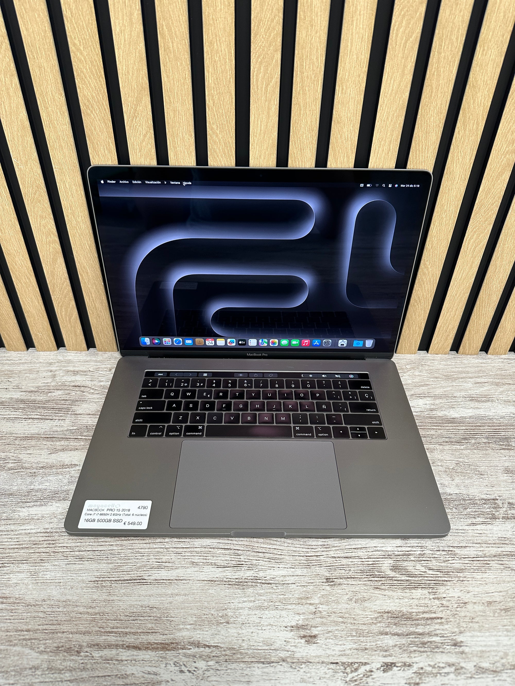 MacBook Pro 15" 2018 i7 16gb 500gb SSD