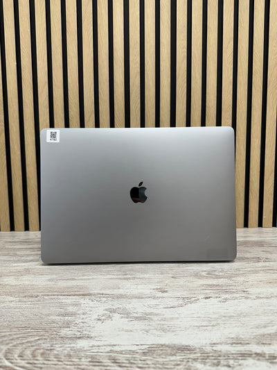 MacBook Pro 15" 2018 i7 16gb 500gb SSD