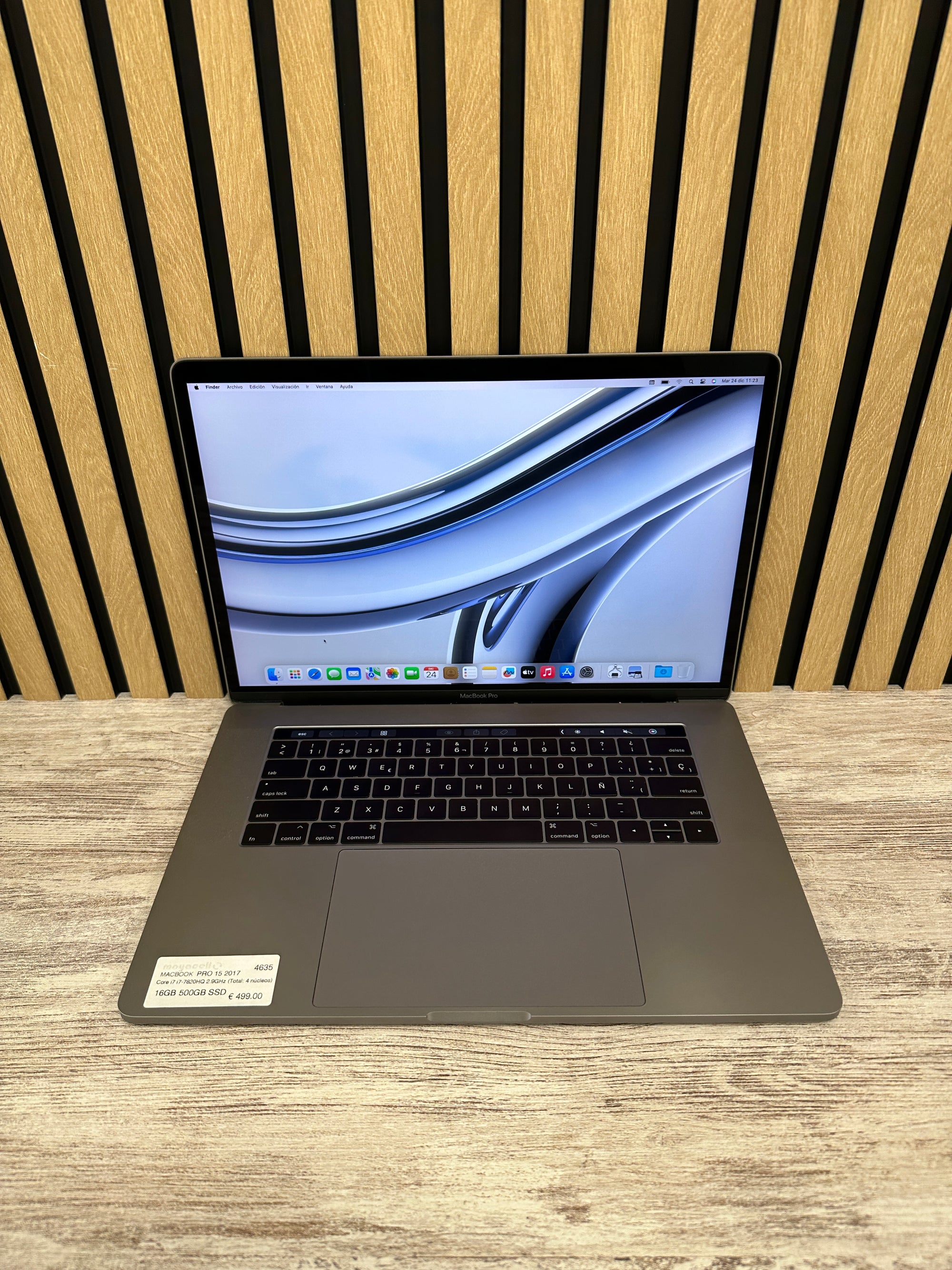 MacBook Pro 15" 2017 i7 16gb 500gb SSD