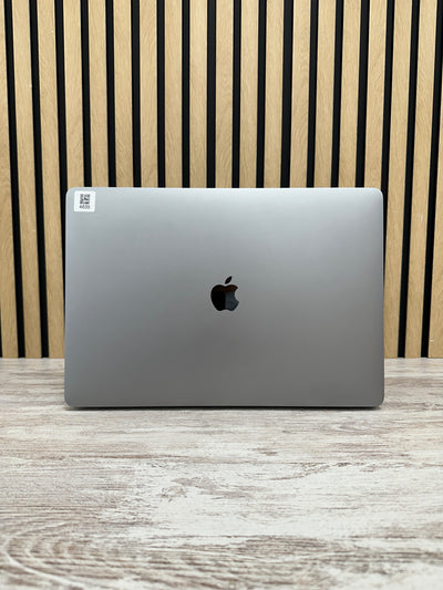 MacBook Pro 15" 2017 i7 16gb 500gb SSD