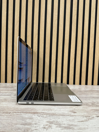 MacBook Pro 13" 2019 TB i7 16gb 256gb SSD