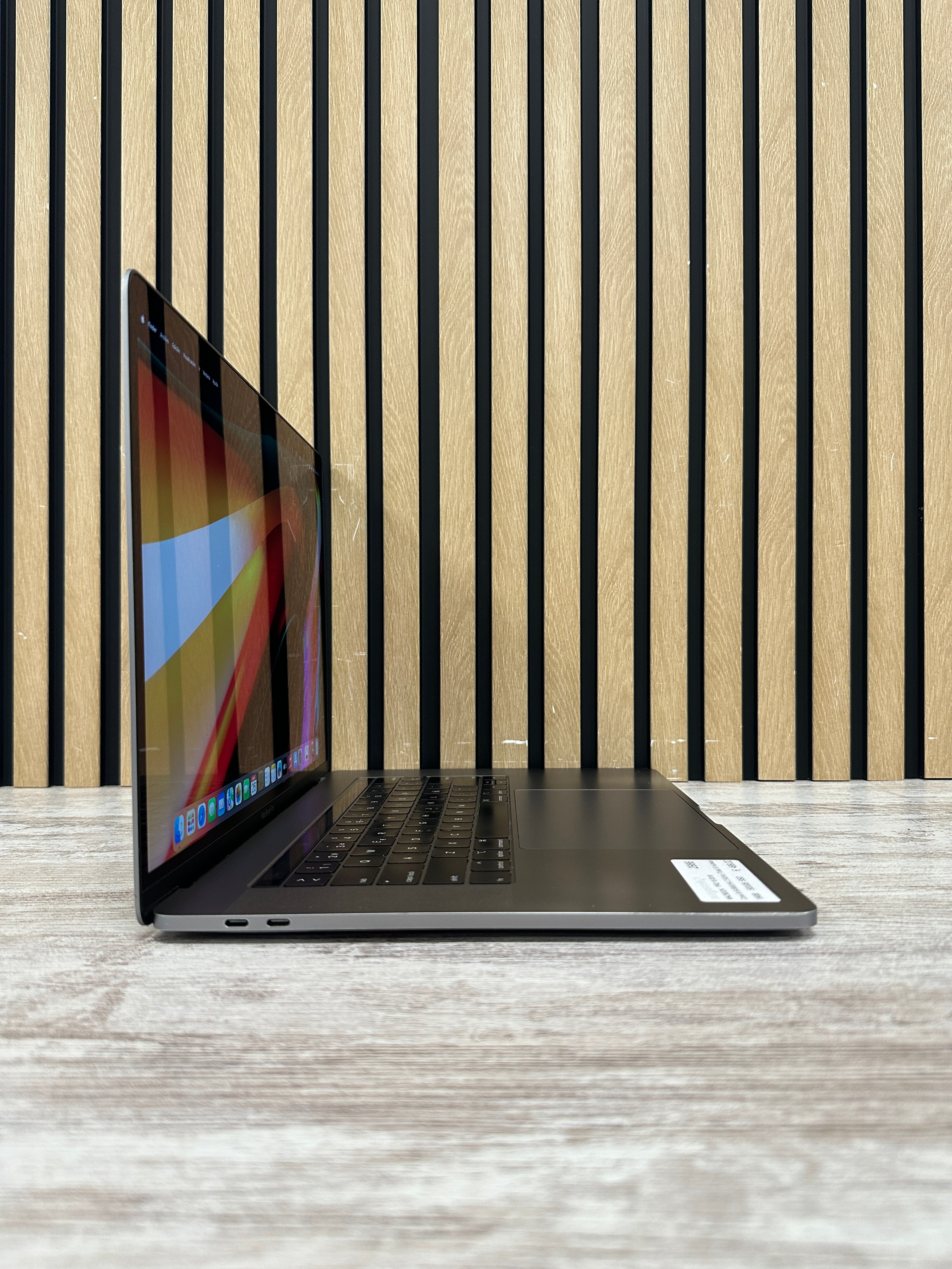 MacBook Pro 15" 2018 i9 16gb 500gb SSD