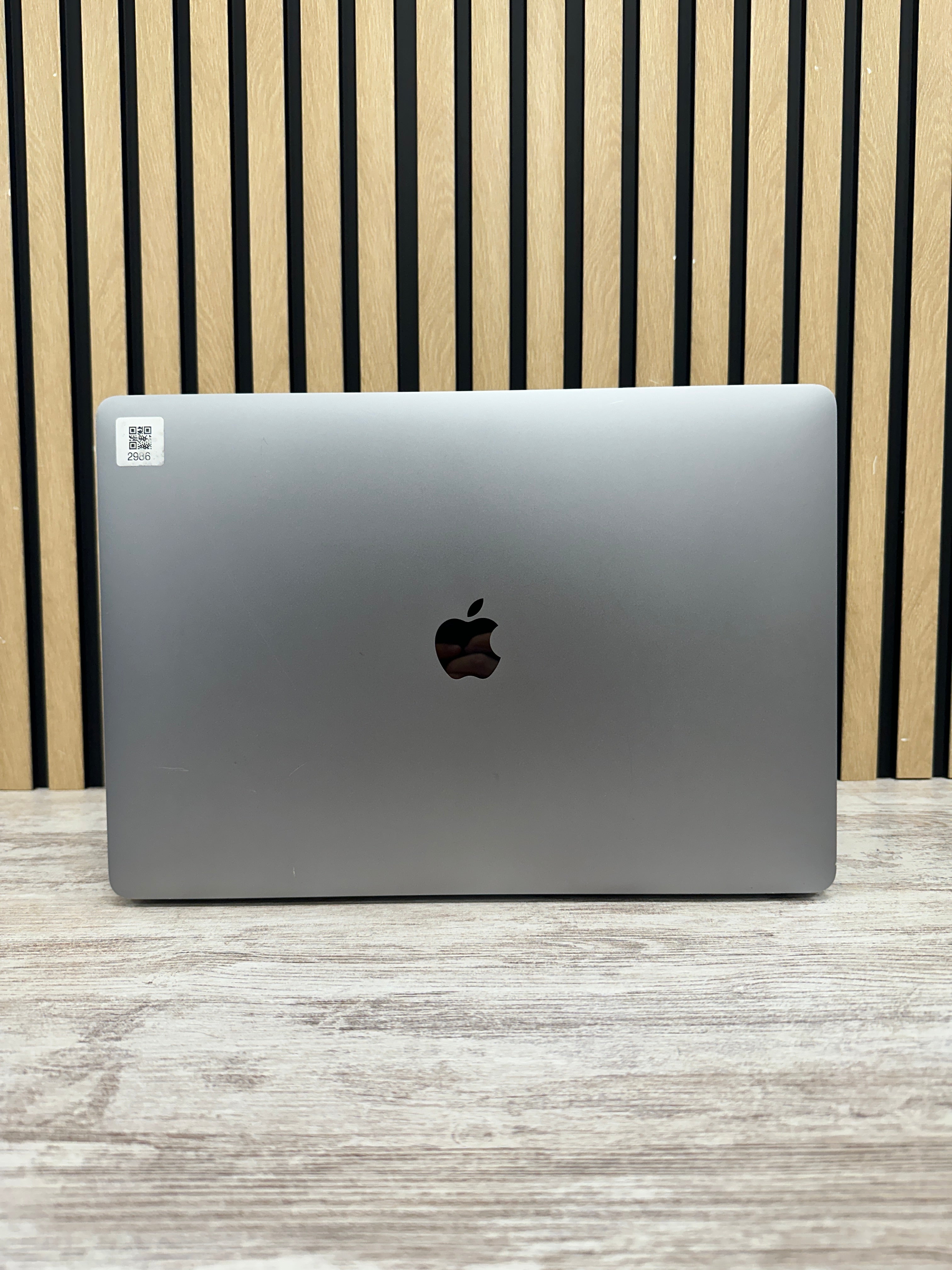 MacBook Pro 15" 2018 i9 16gb 500gb SSD