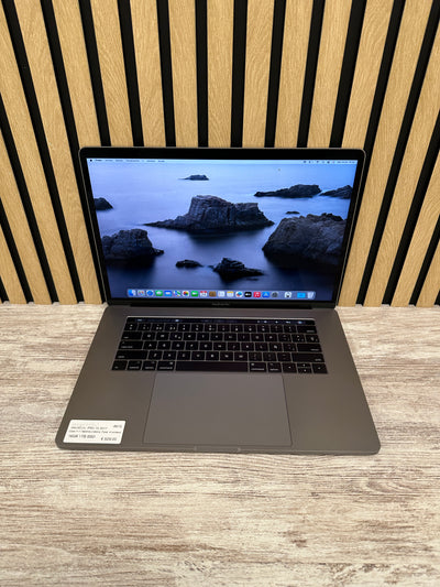 MacBook Pro 15" 2017 i7 16gb 1tb SSD