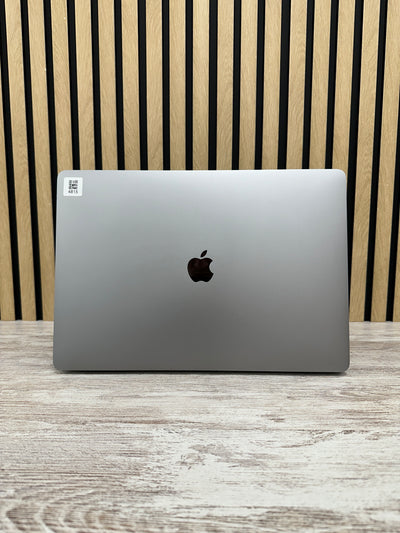 MacBook Pro 15" 2017 i7 16gb 1tb SSD